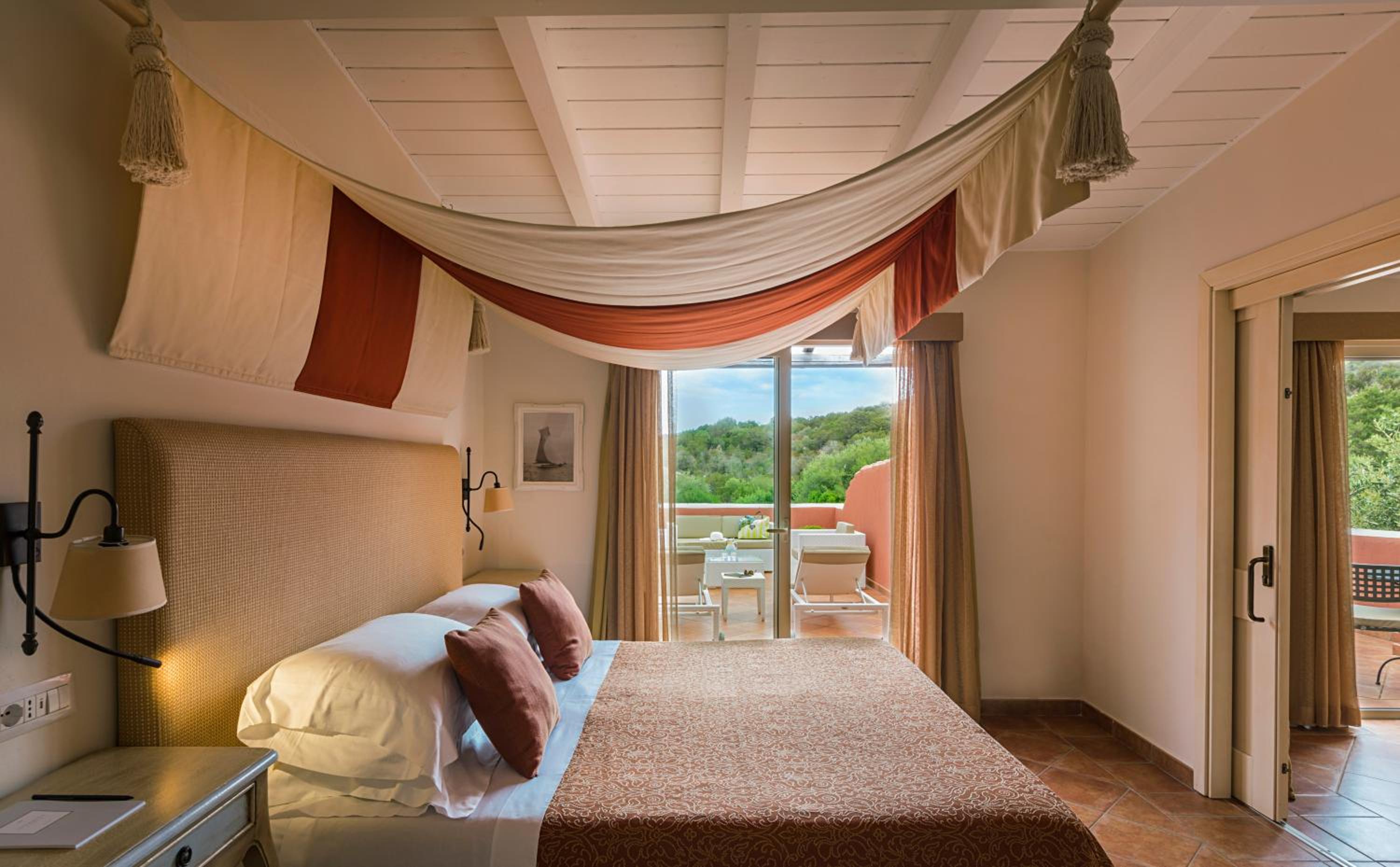 Executive Suite - Photo 4