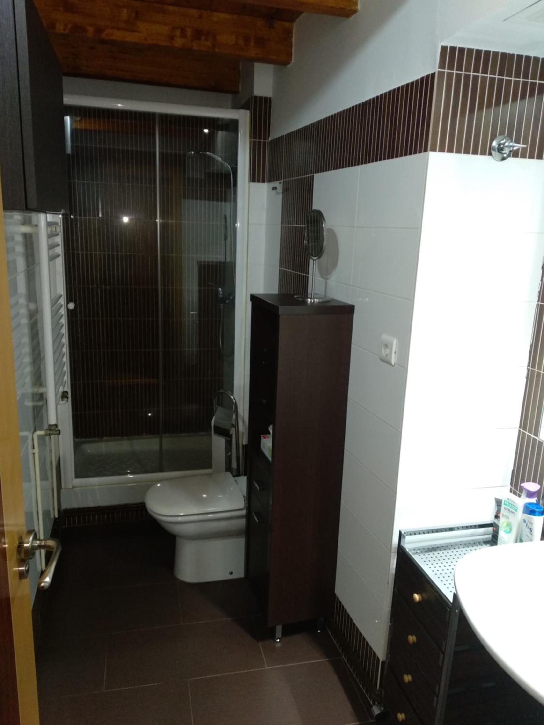 Three-Bedroom Apartment - Photo 6