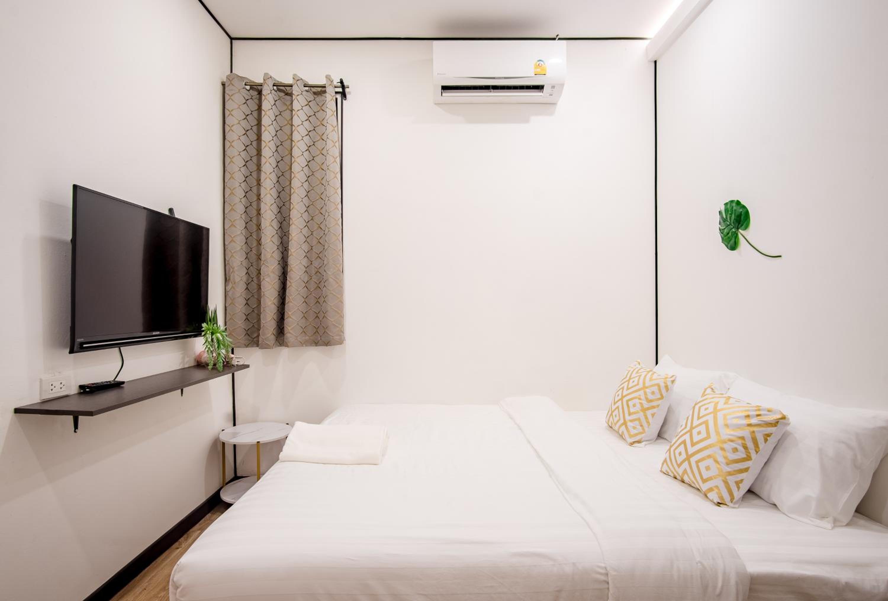 Standard Double Room - Photo 3