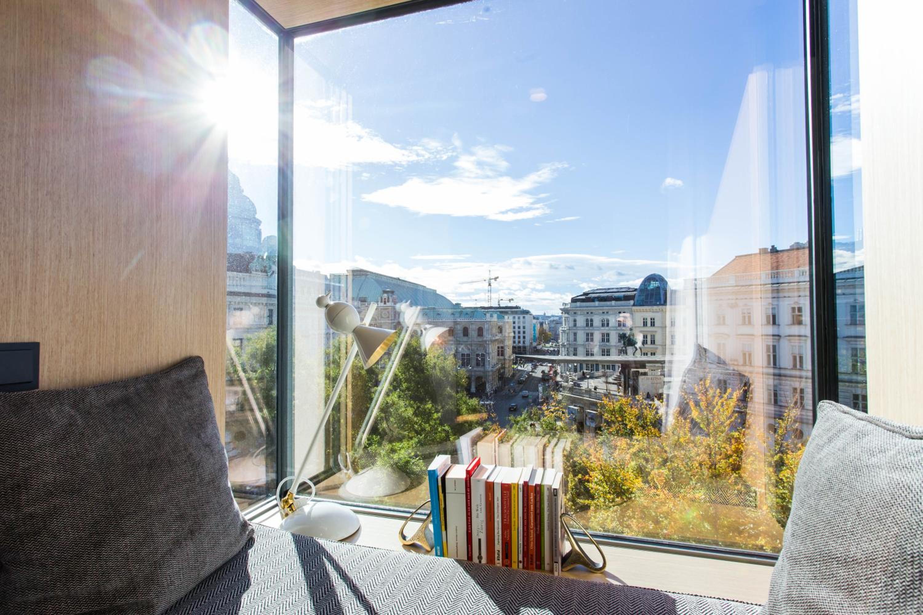 Deluxe Plus Double Room thumbnail 5