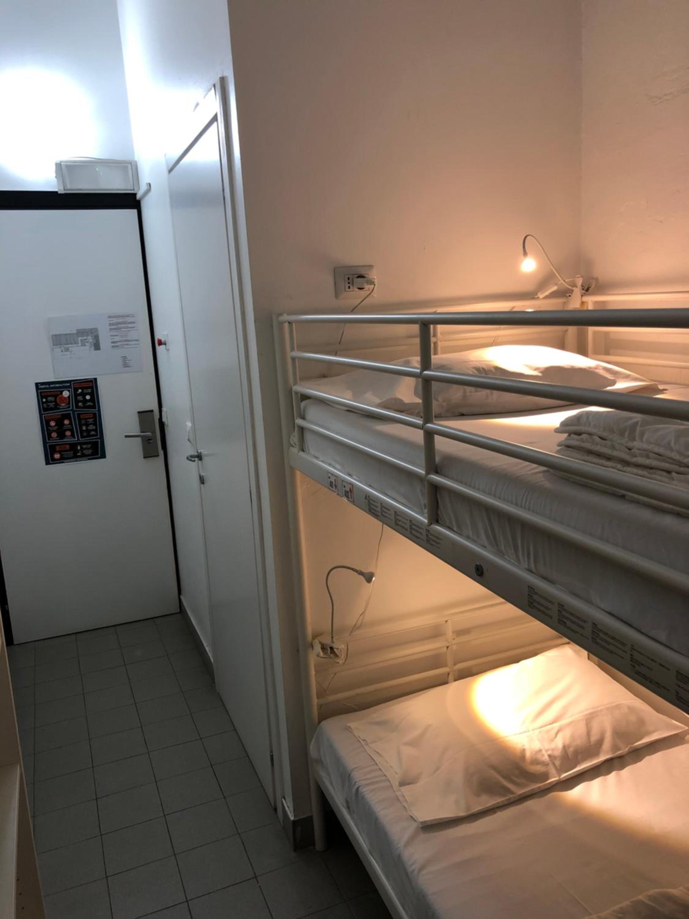 Standard Twin Room with Shared Bathroom