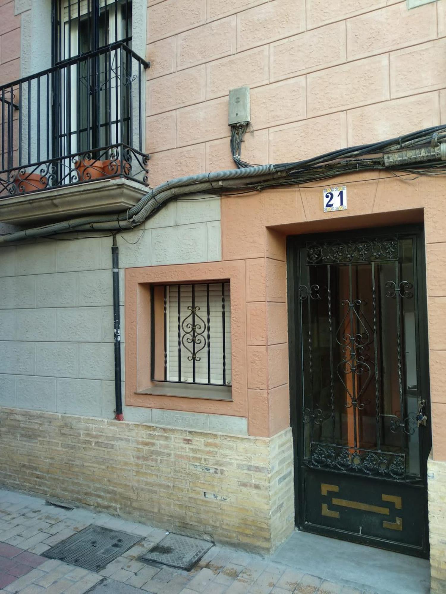Three-Bedroom Apartment - Photo 4