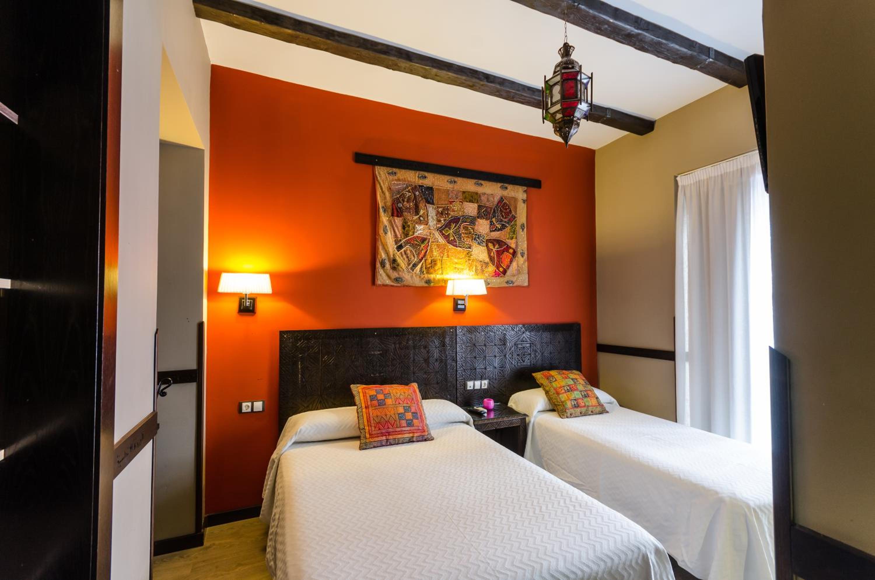 Double Room with Extra Bed photo 2