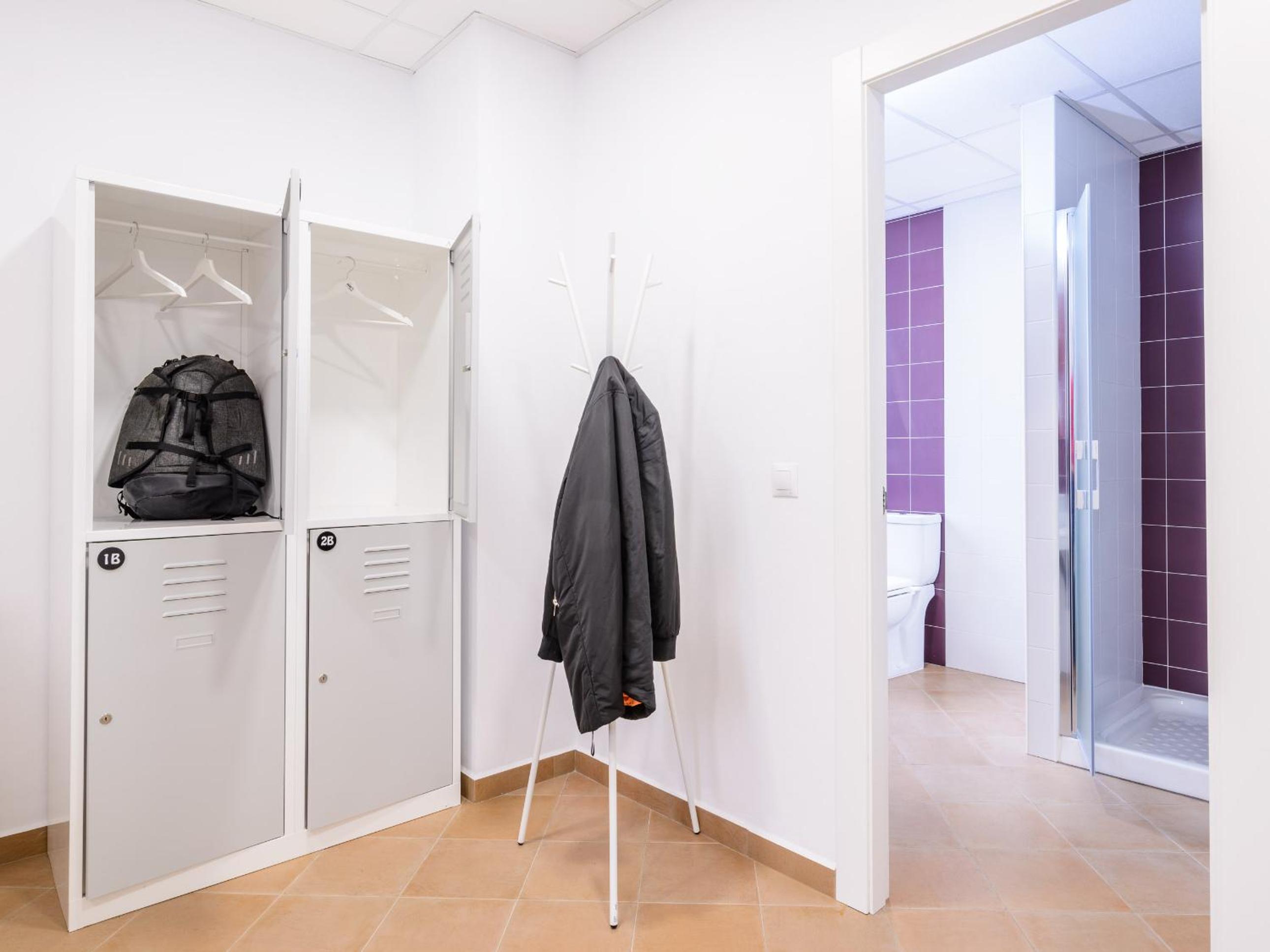 Standard Quadruple Room - Photo 4