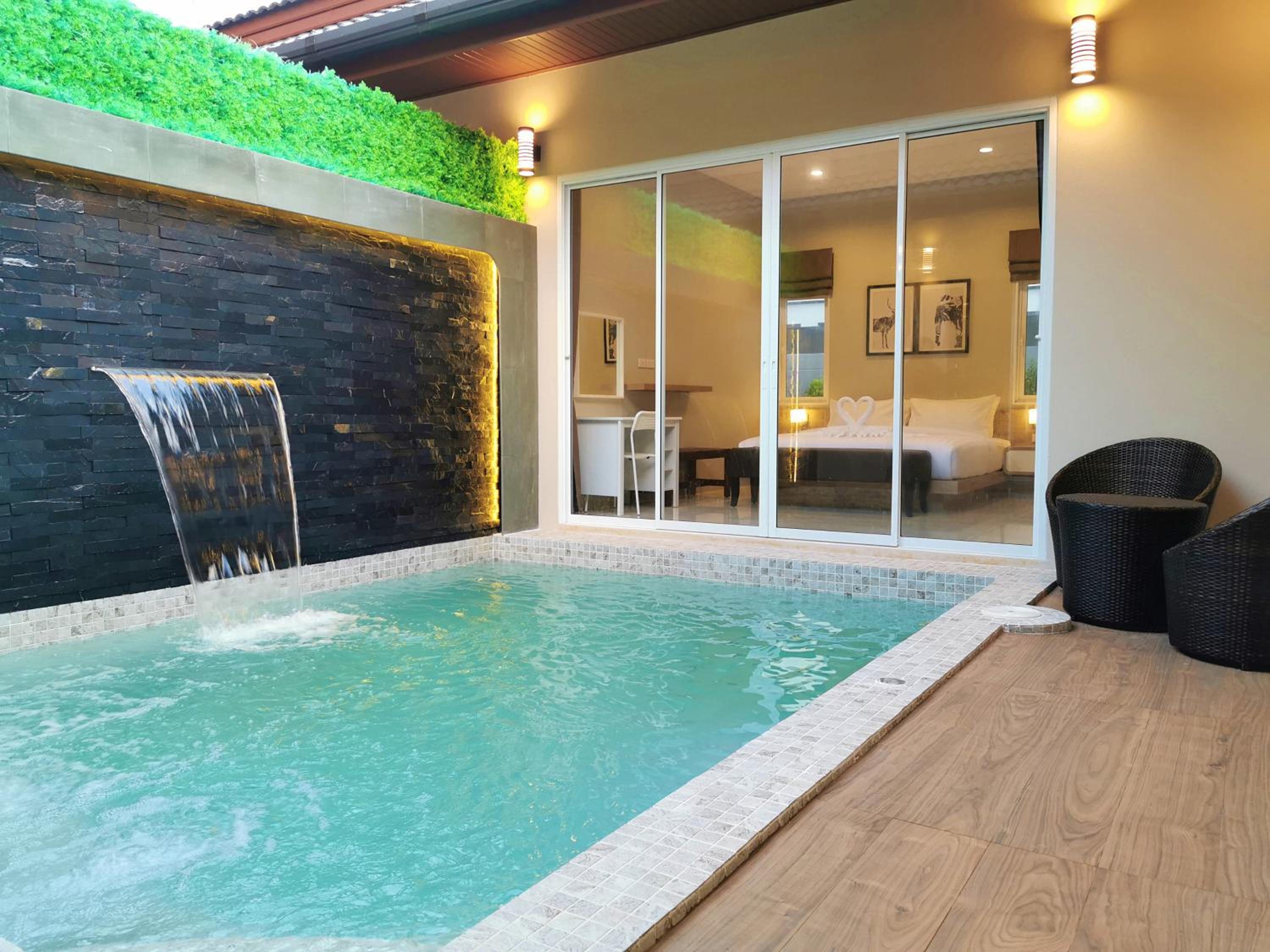 Villa with Private Pool - Photo 22