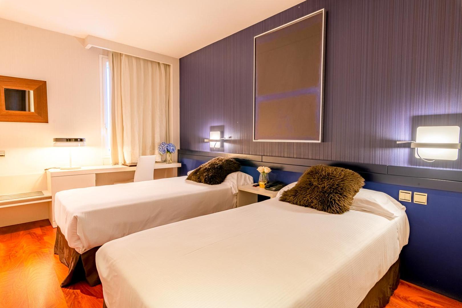 Double or Twin Room - Photo 6