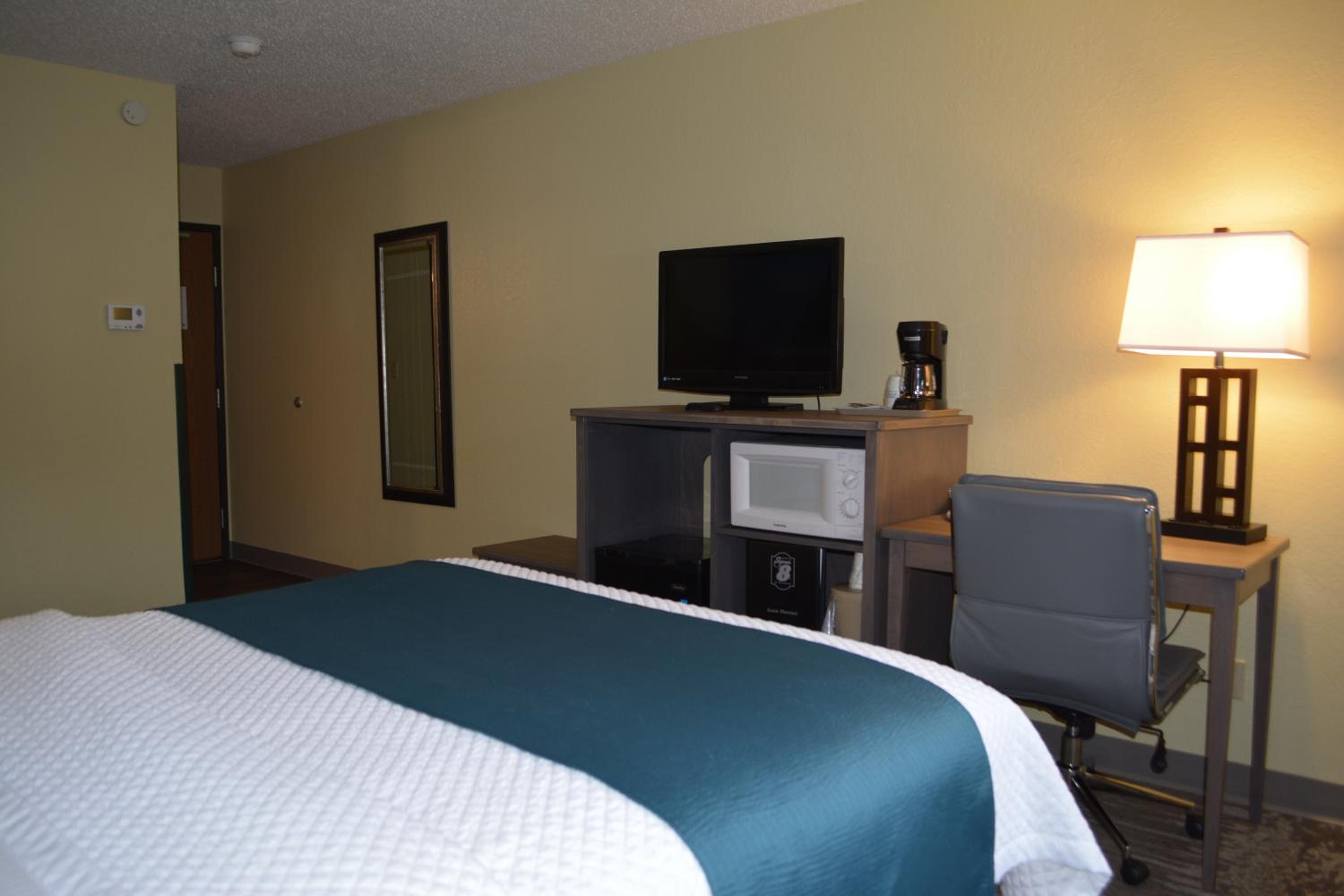 Queen Room - Disability Access/Non-Smoking photo 1