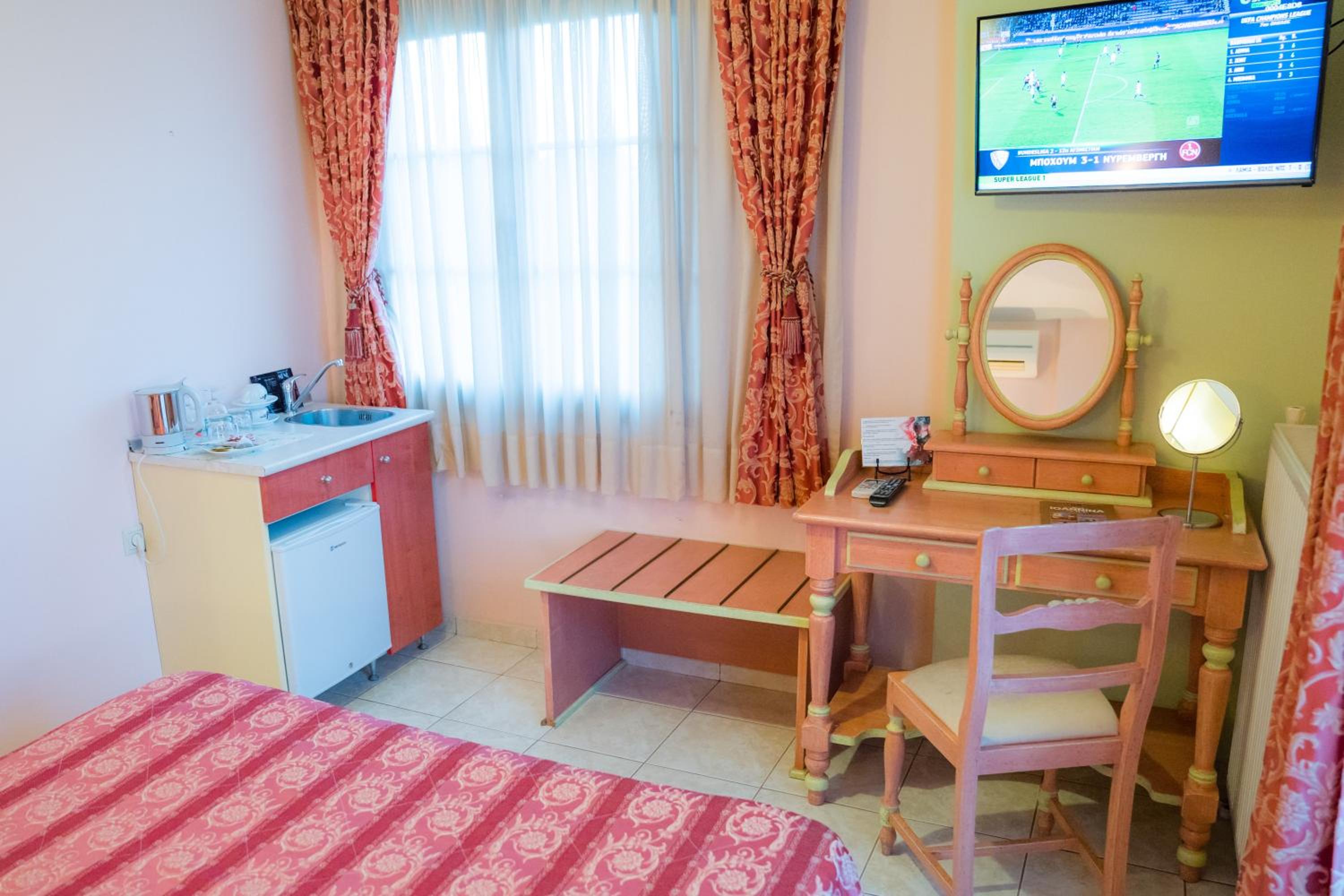 Family Room with Balcony - Photo 15