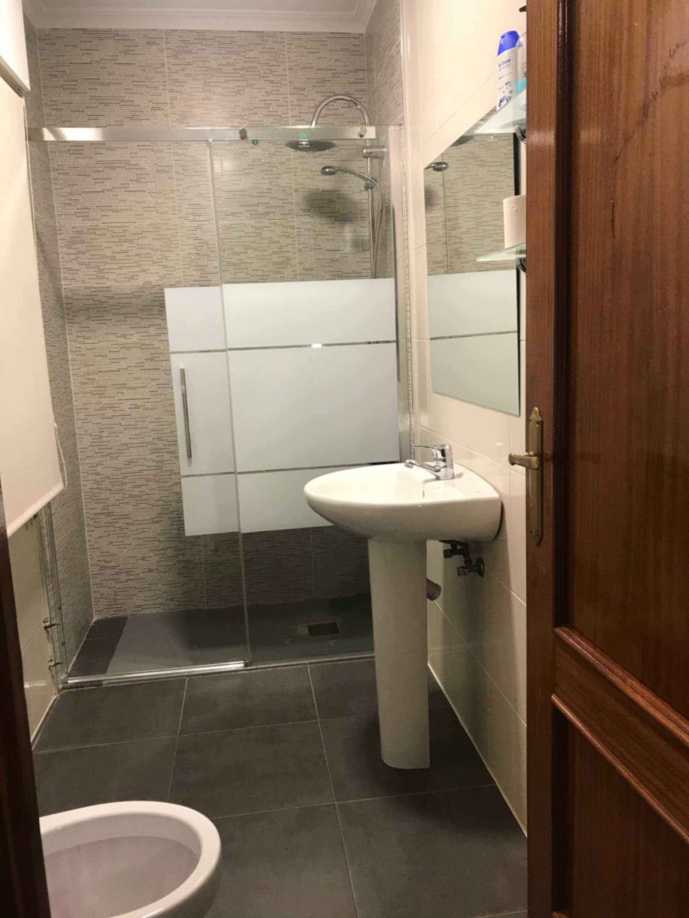 Double or Twin Room with Bathroom - Photo 9
