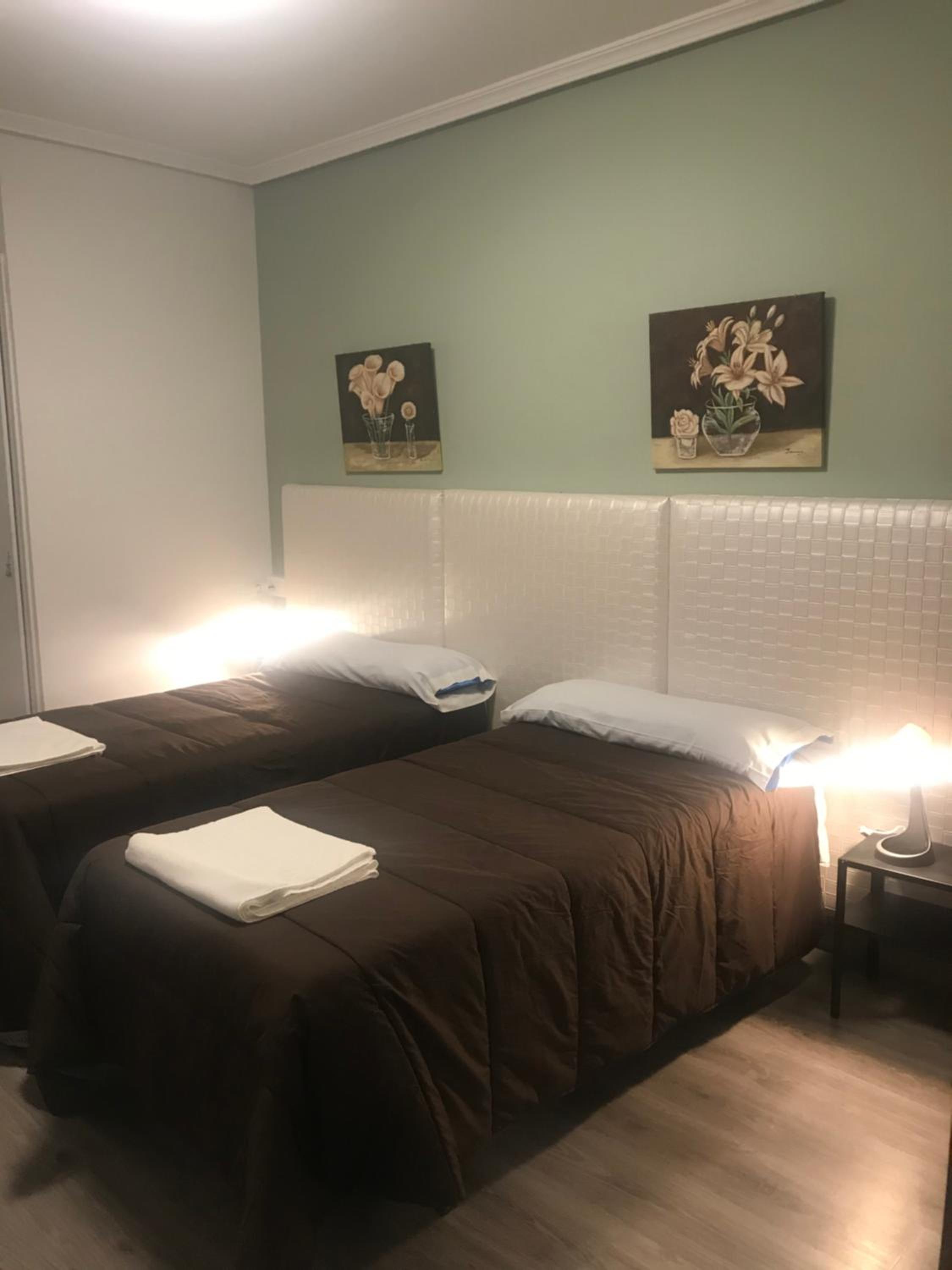 Double or Twin Room with Bathroom - Photo 10