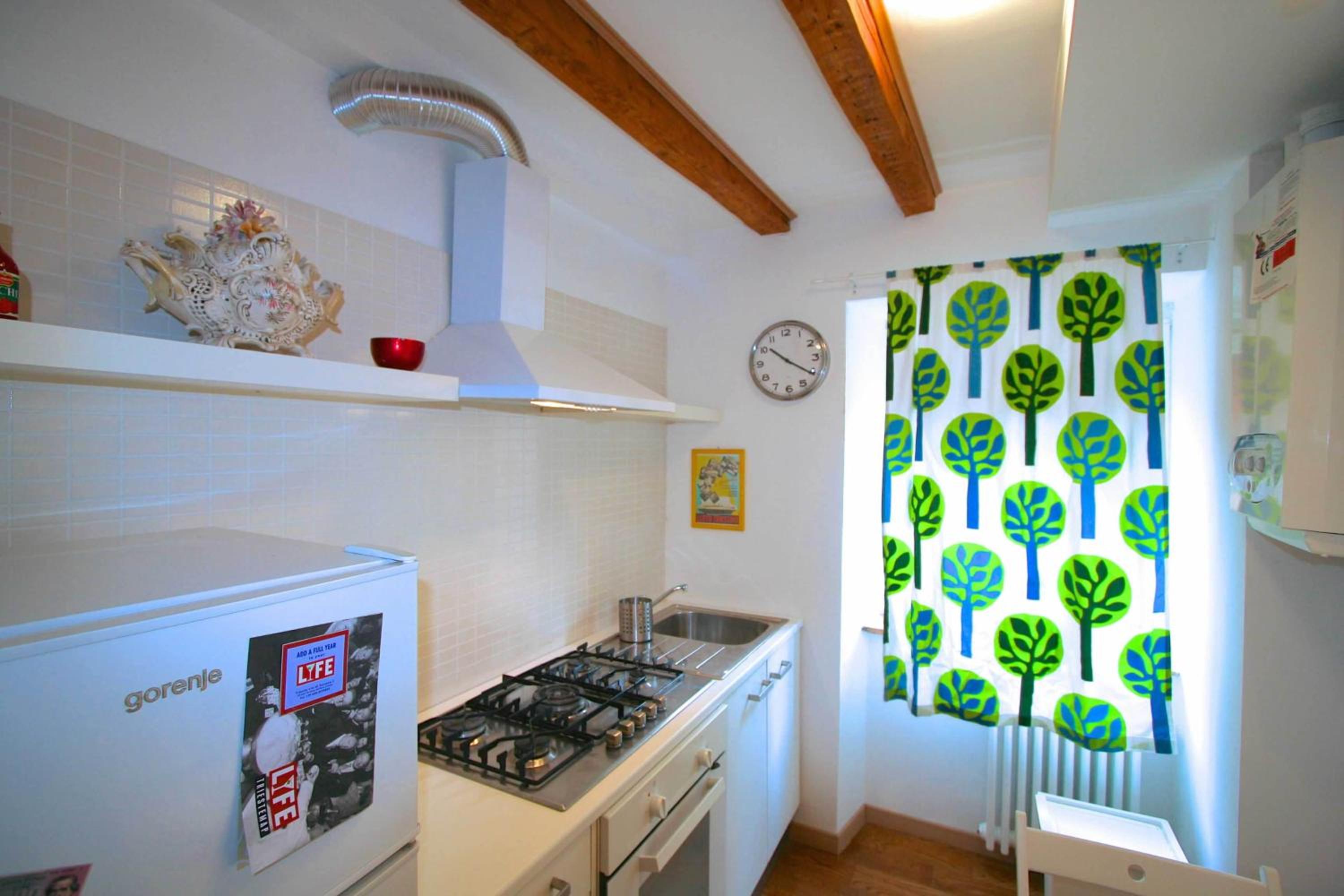 One-Bedroom Apartment - Photo 11