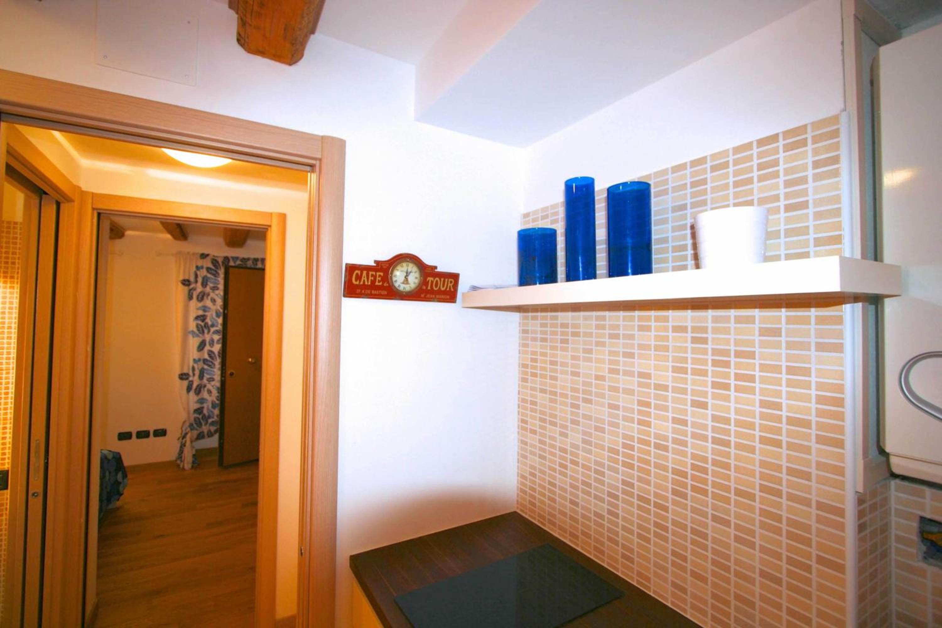 One-Bedroom Apartment - Photo 10