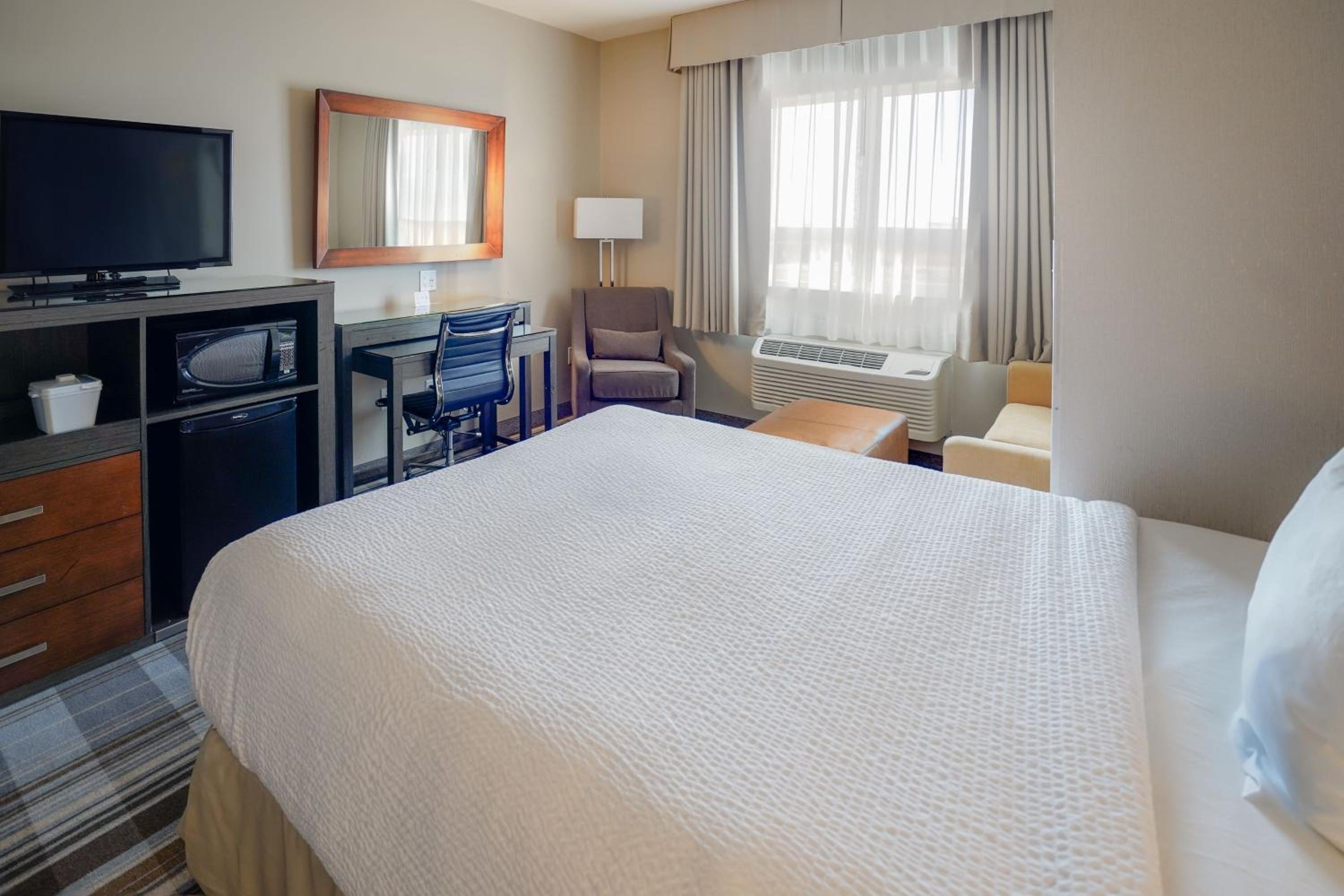 King Room with Sofa Bed - Hearing Accessible