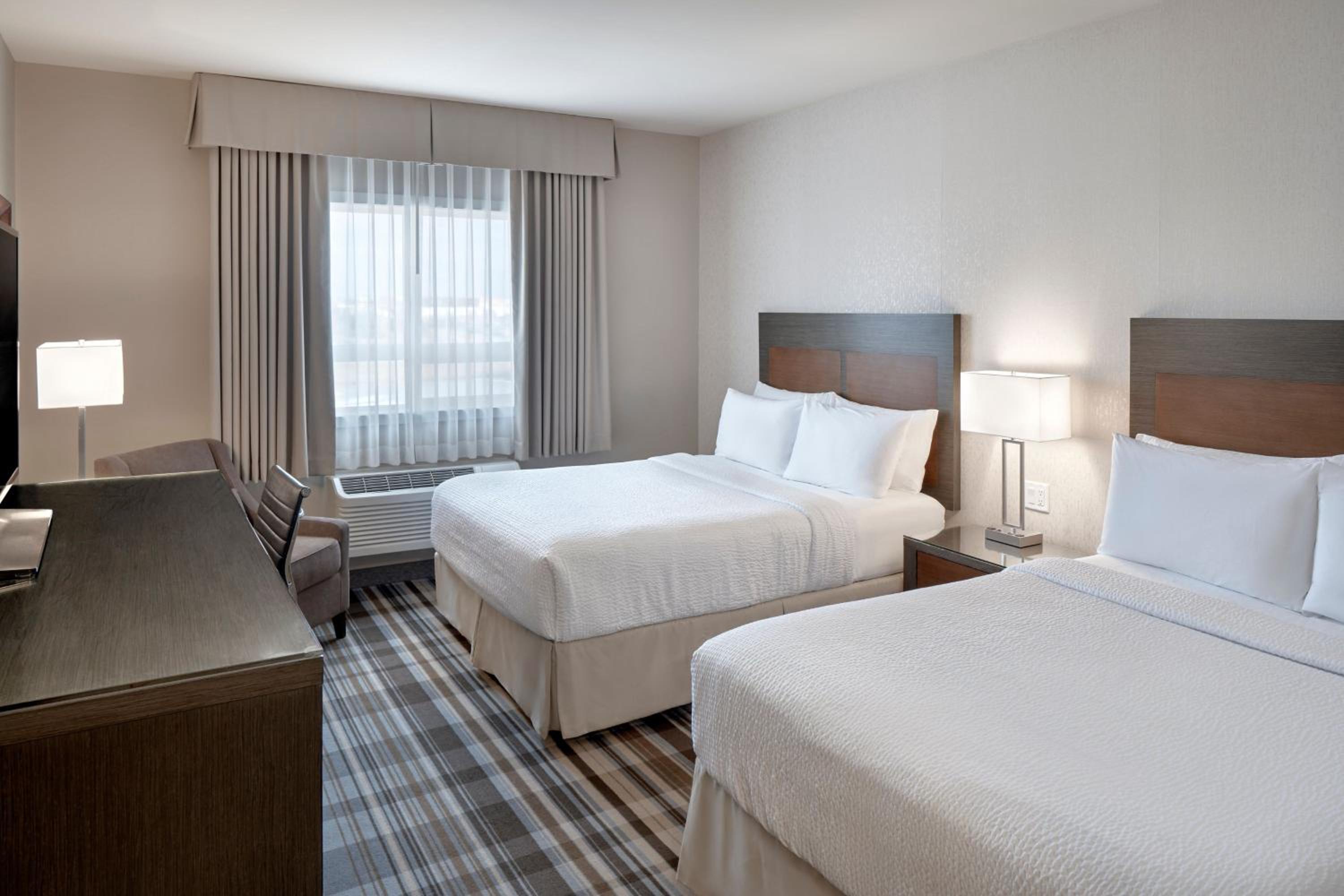 Queen Room with Two Queen Beds - Hearing Accessible