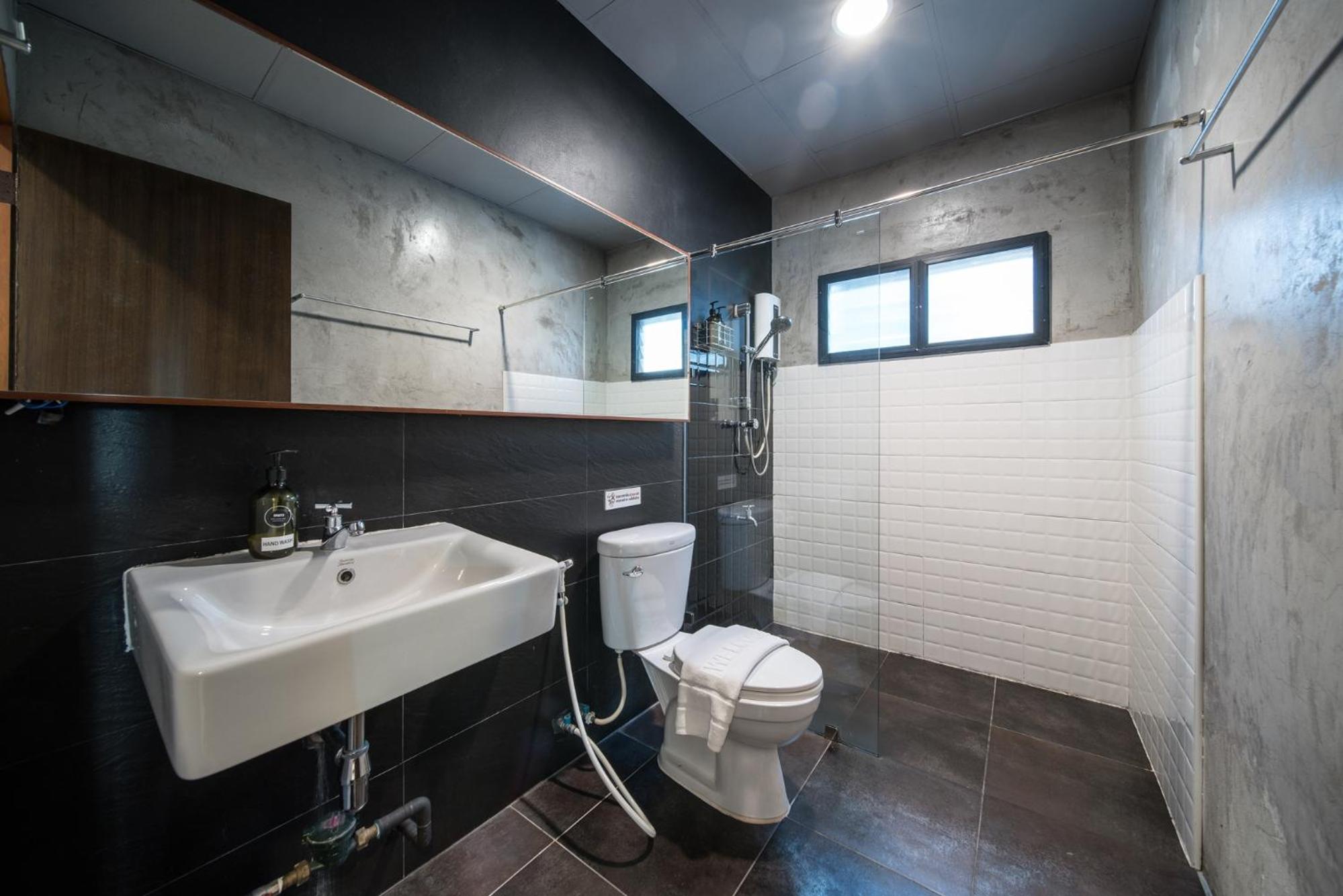 Deluxe Quadruple Room - Photo 3