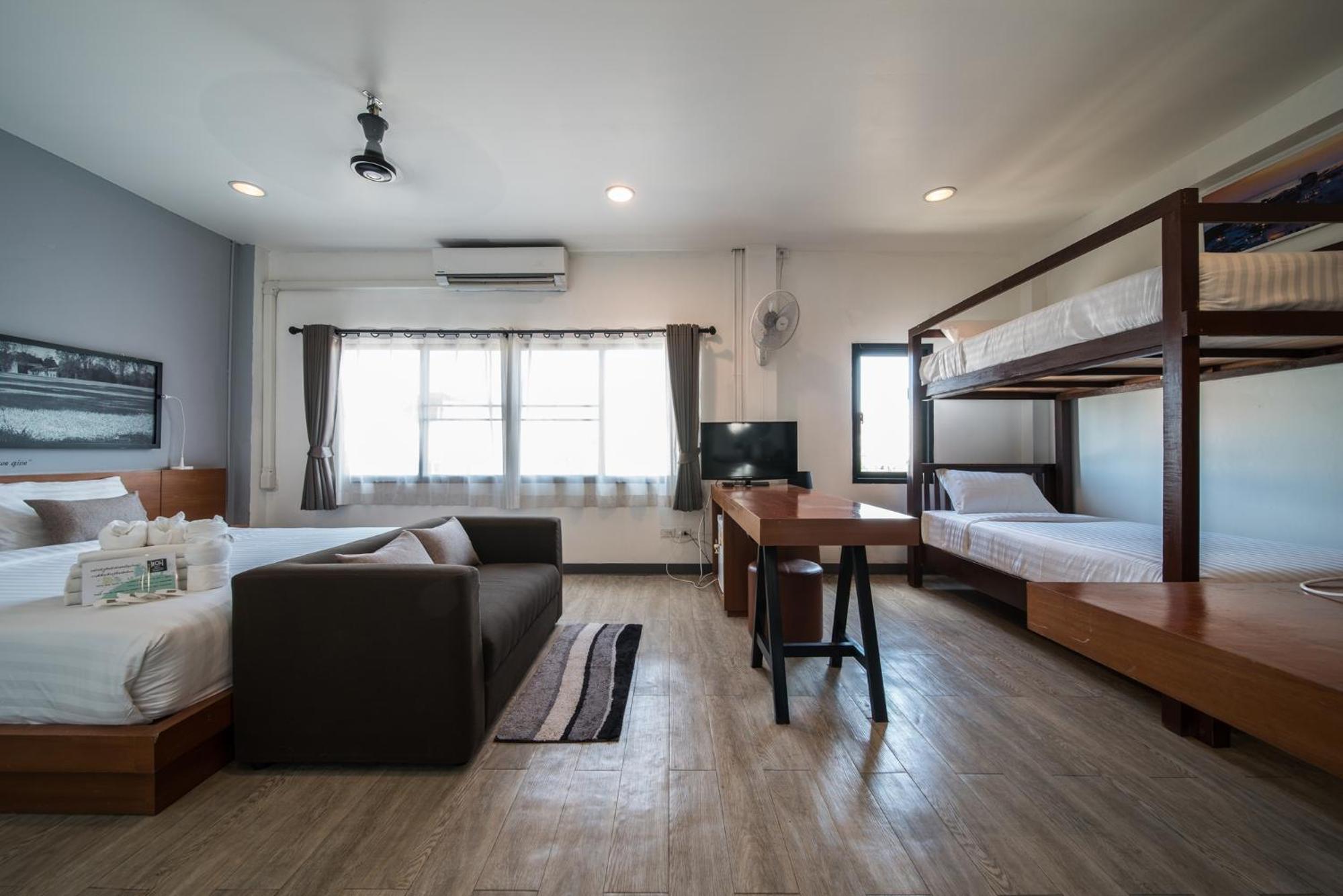 Deluxe Quadruple Room - Photo 11