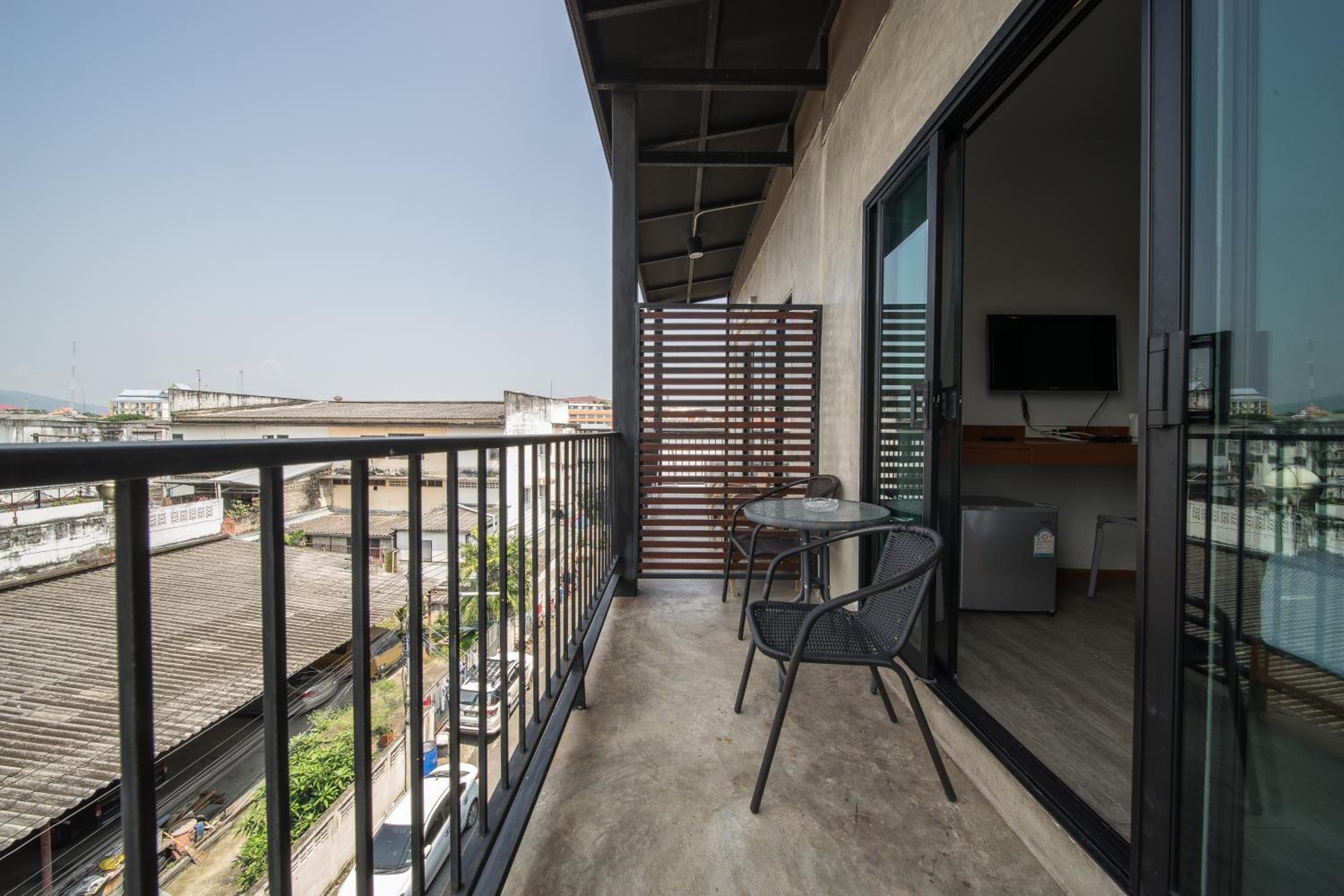 Standard Double Room - Photo 8