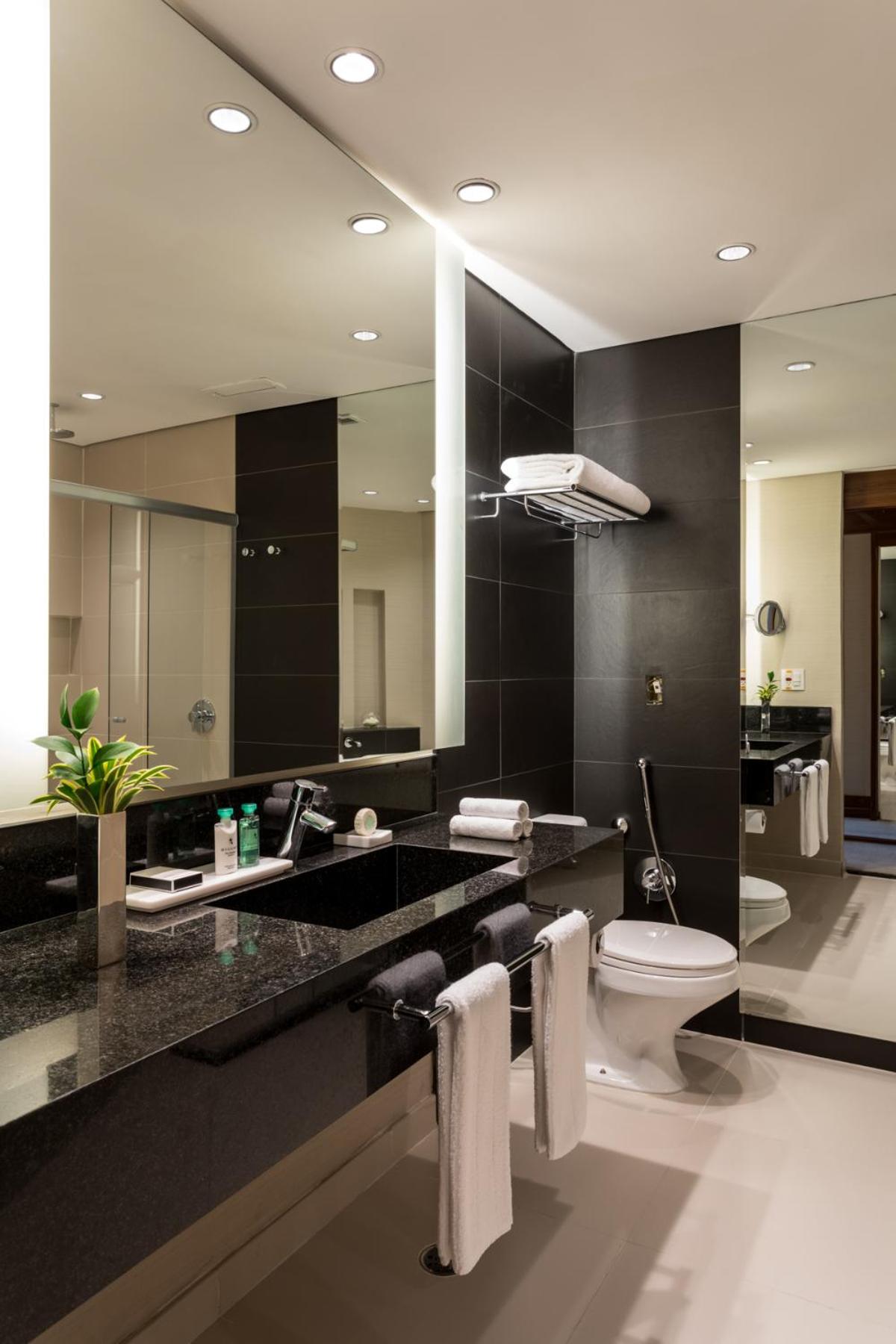 Executive Suite thumbnail 5