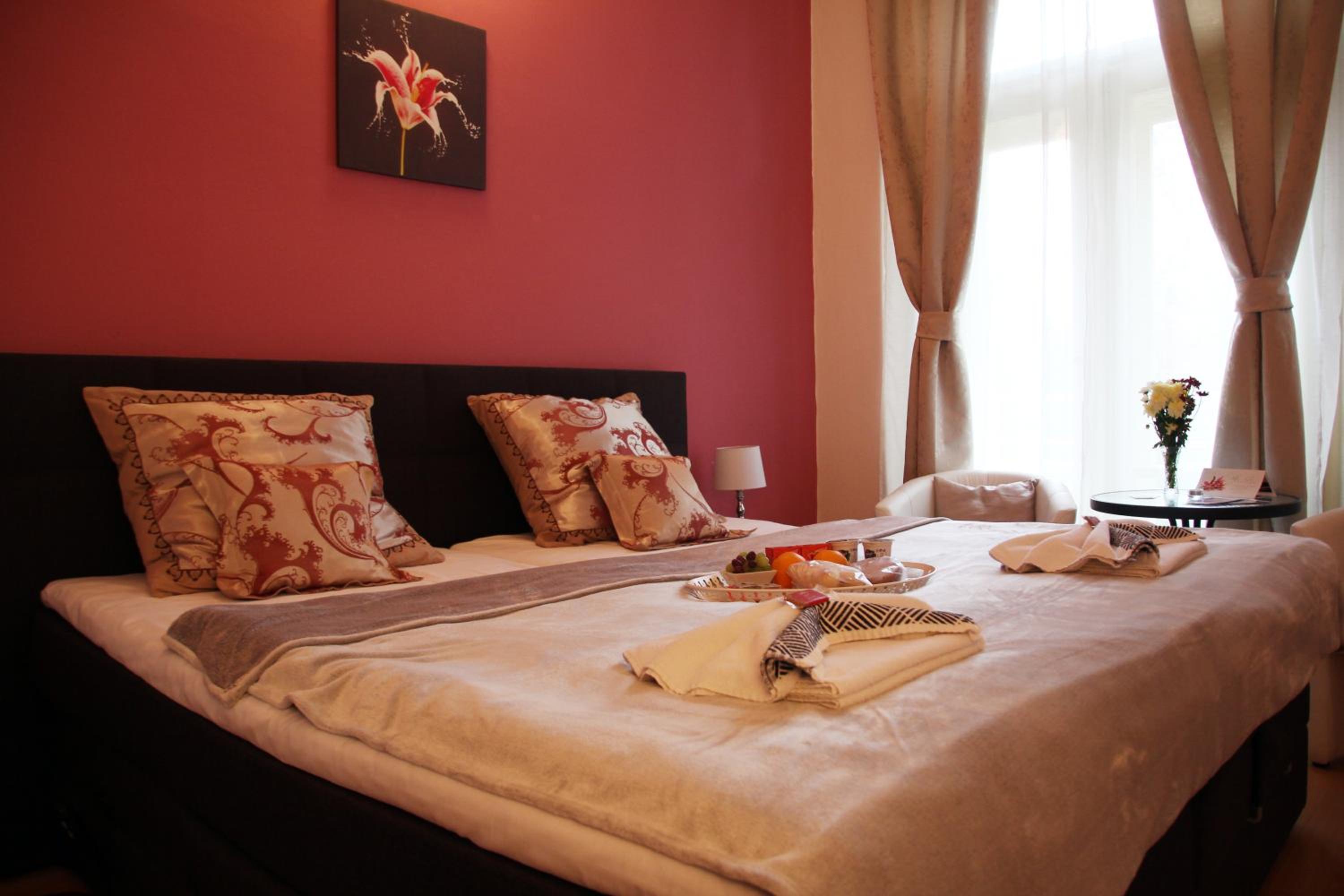 Standard Double or Twin Room photo 1