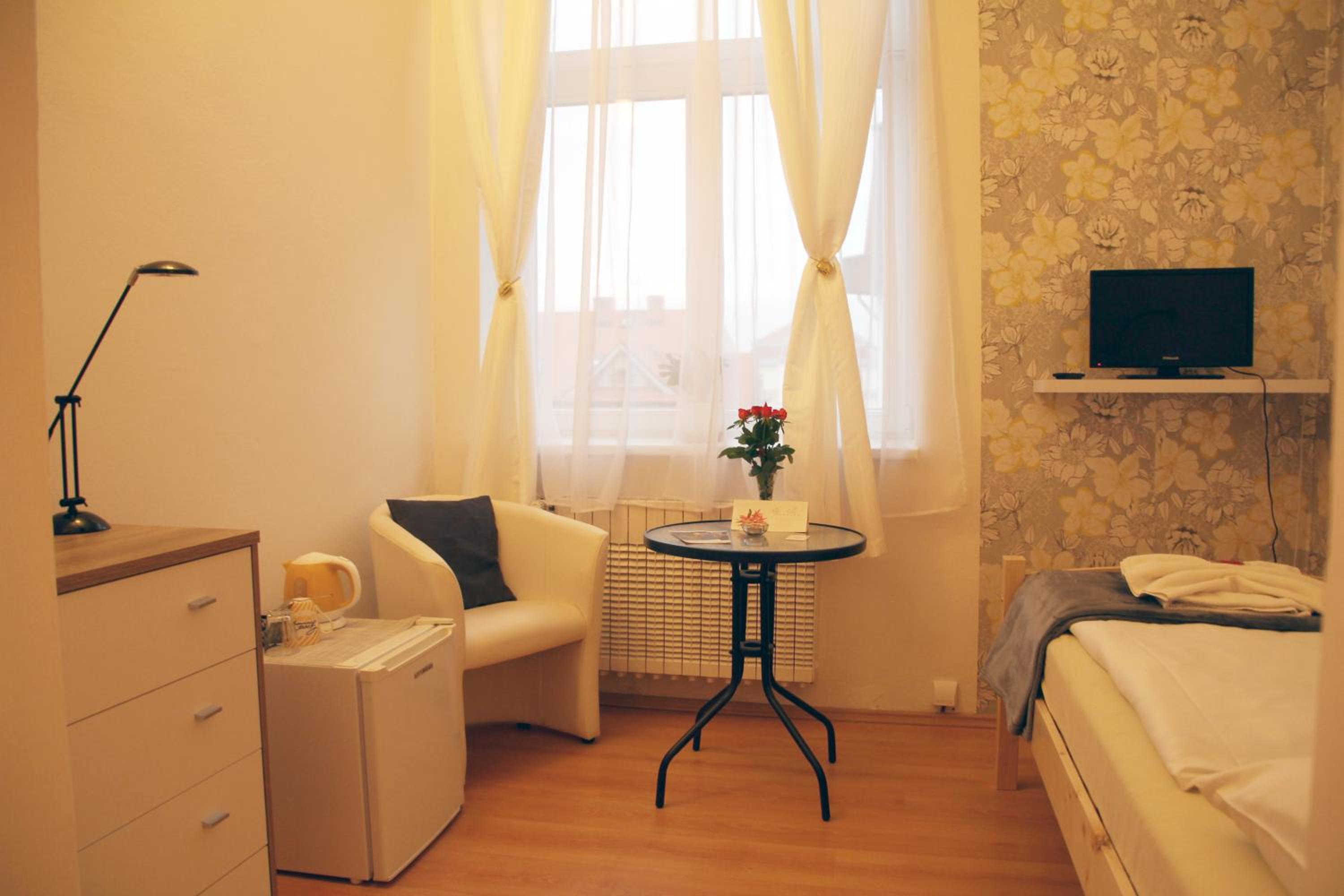 Single Room with Private Bathroom photo 2