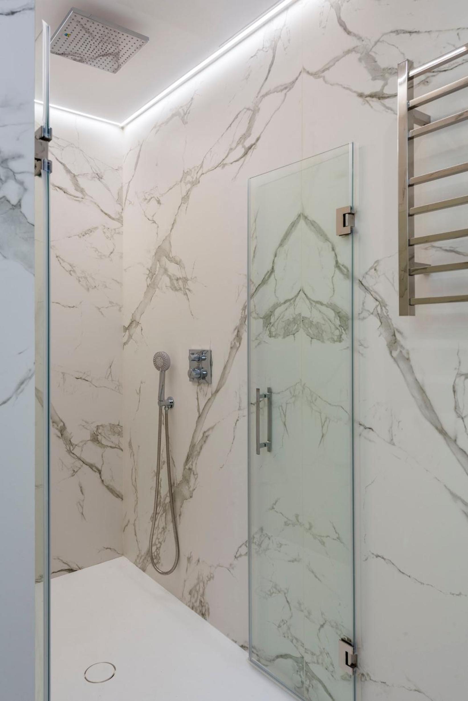 Deluxe Suite - Photo 12