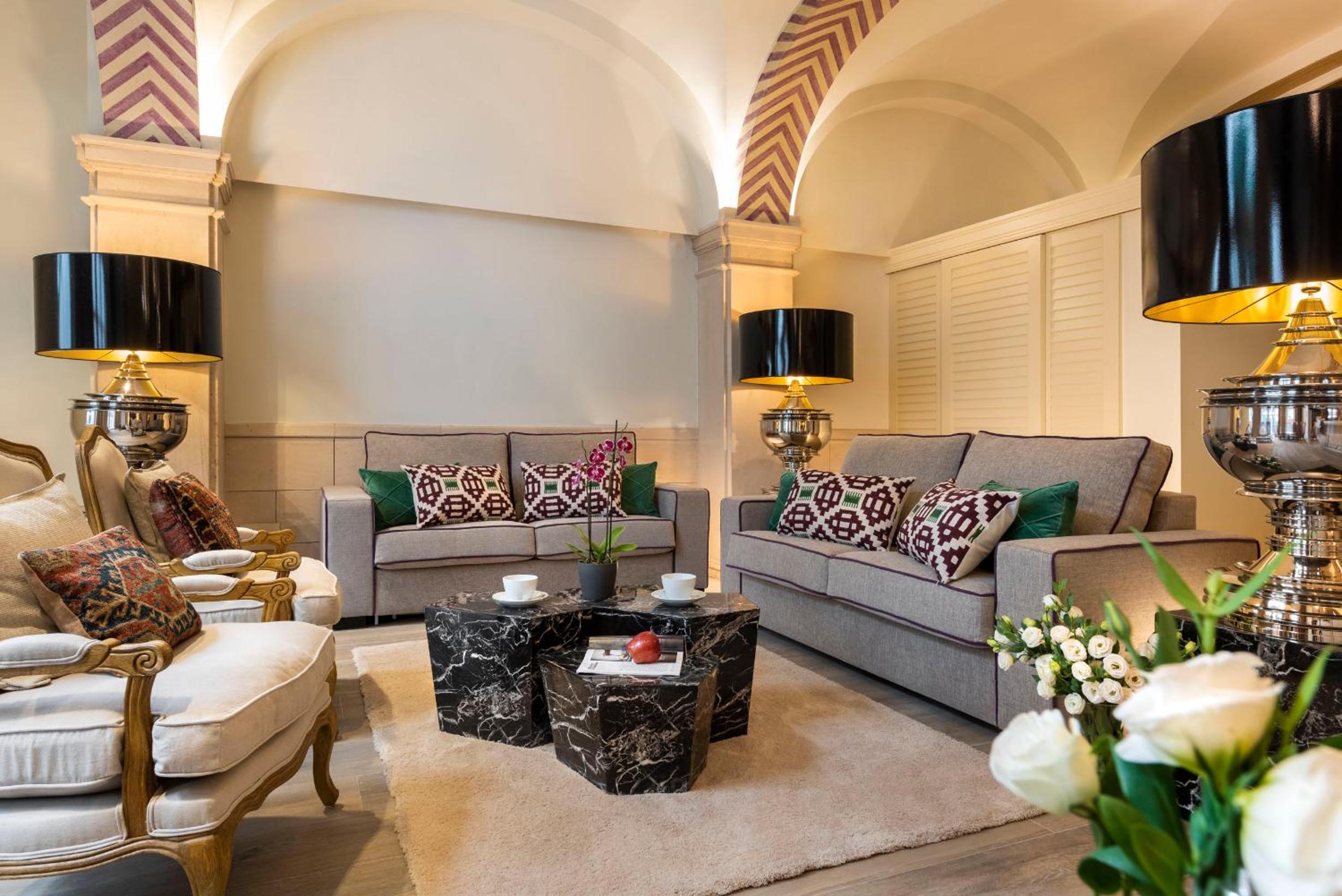 Deluxe Suite - Photo 2