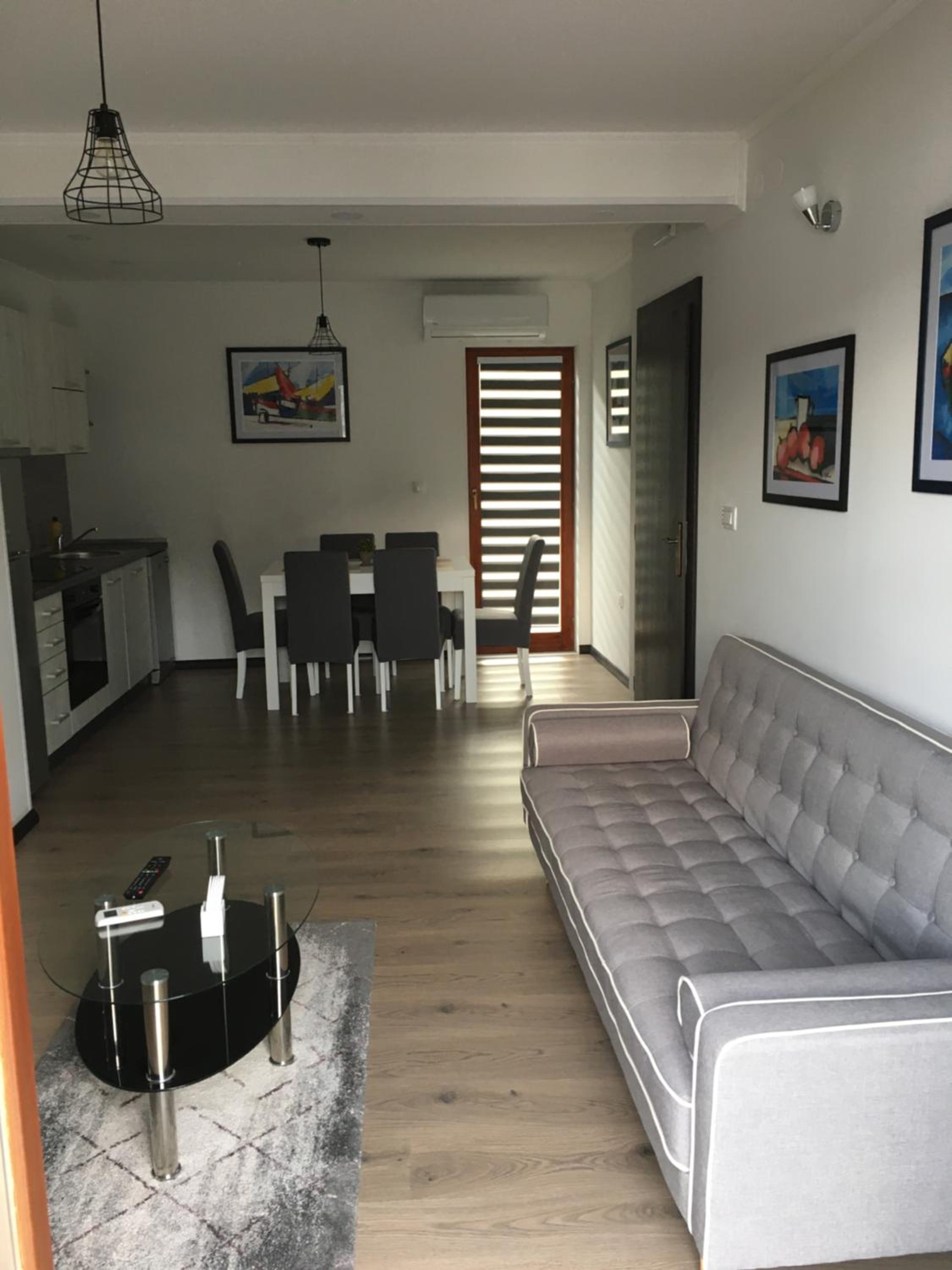 Apartment with Sea View - Photo 6