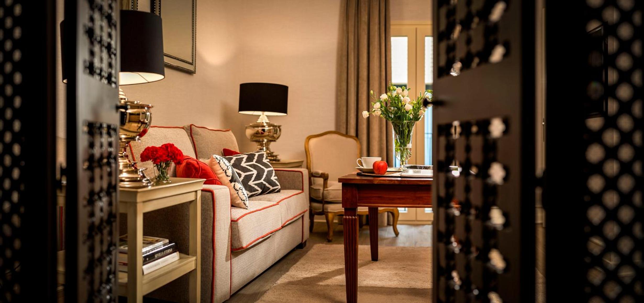 Suite - Photo 3