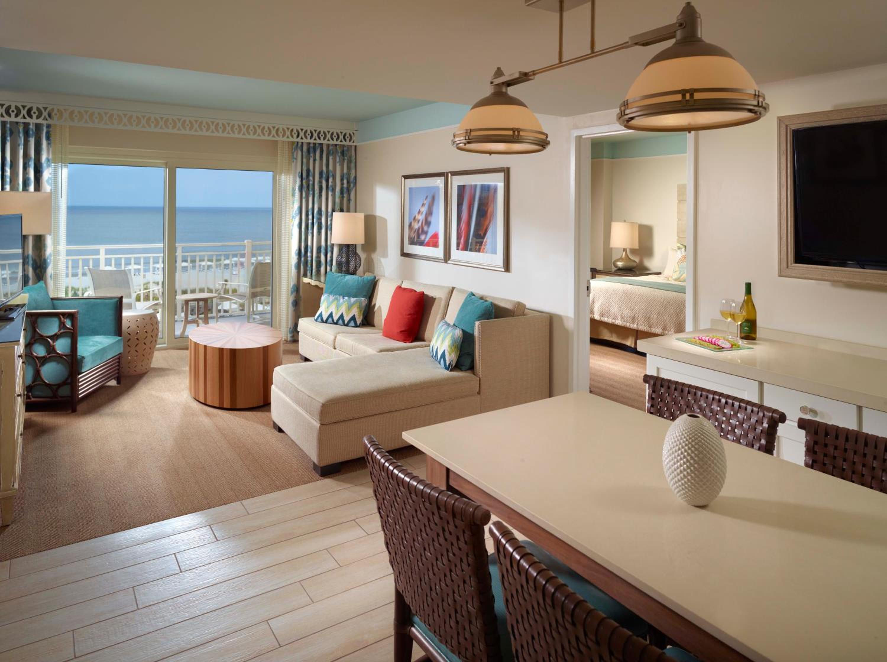 Executive Suite with  Ocean and Pool View - Photo 9