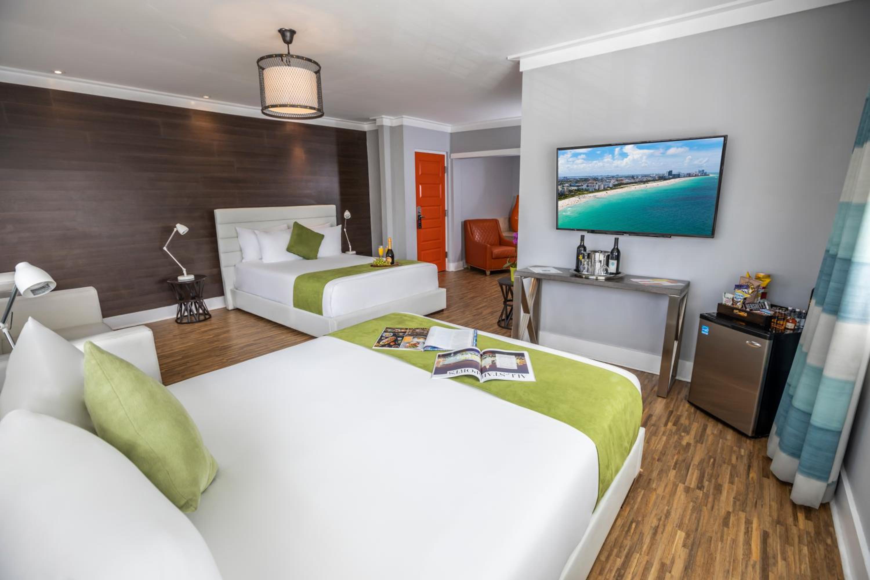 Double Queen Jr Suite - Photo 1