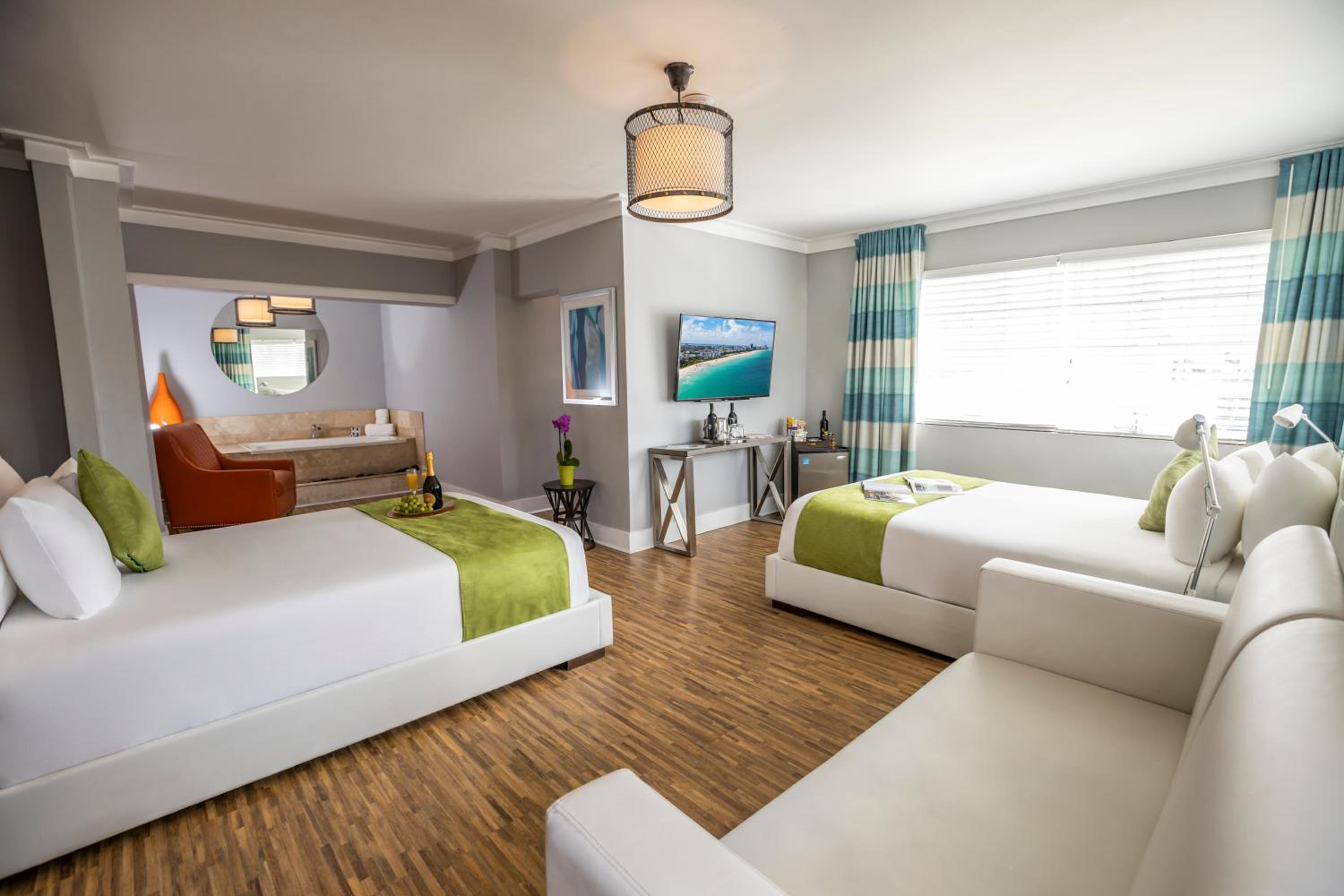Double Queen Jr Suite - Photo 2