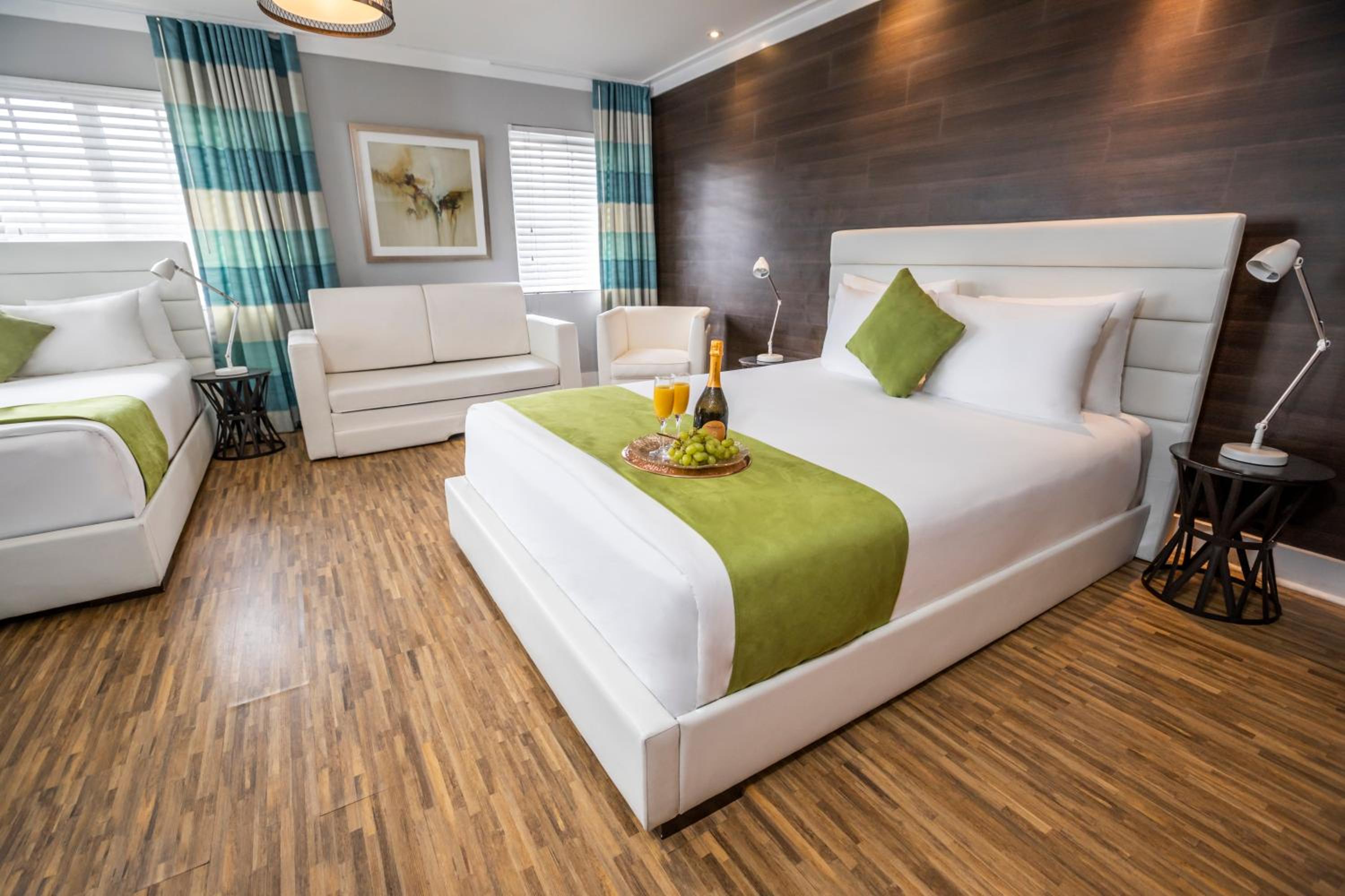 Double Queen Jr Suite - Photo 8