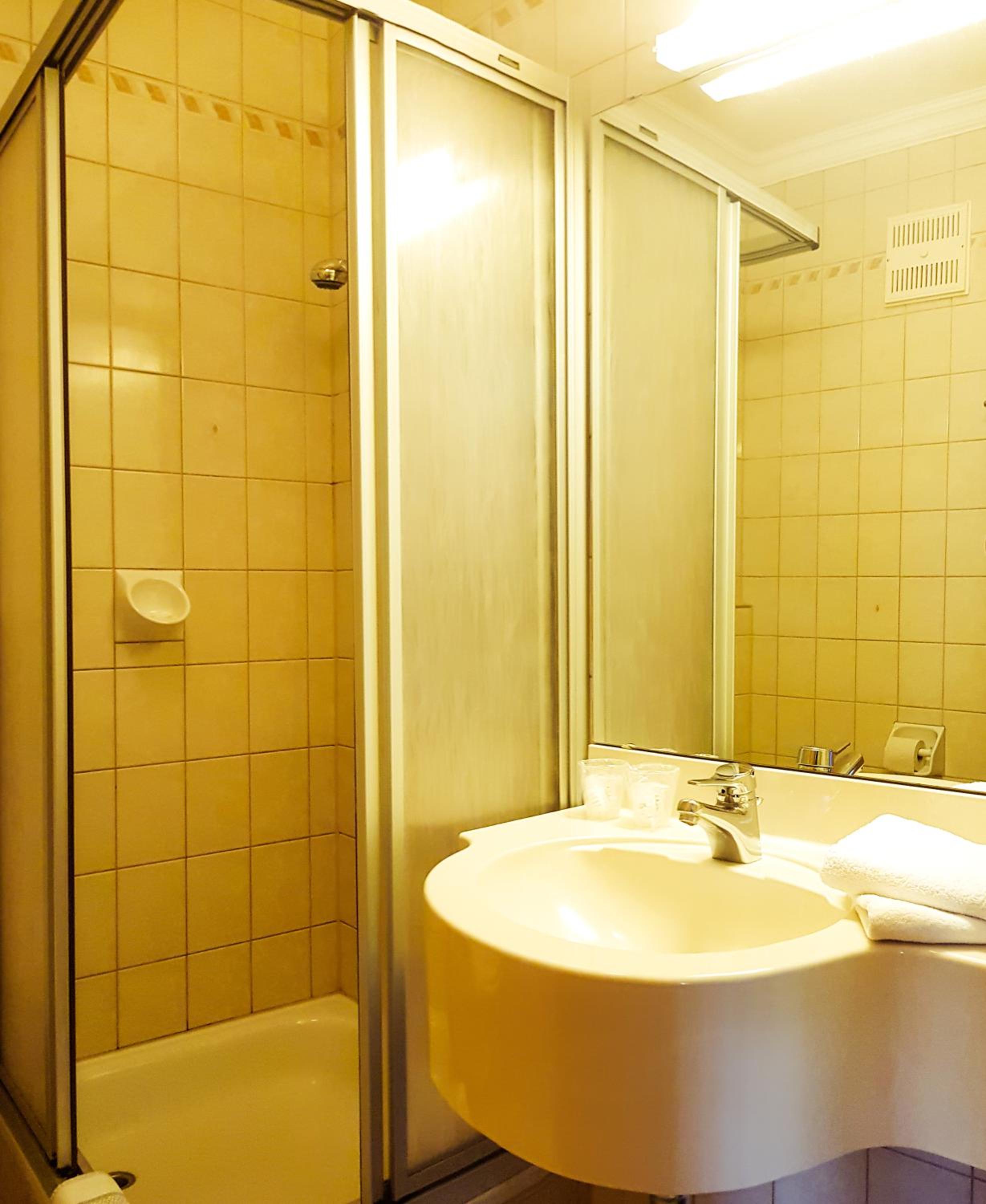 Double Room - Photo 5