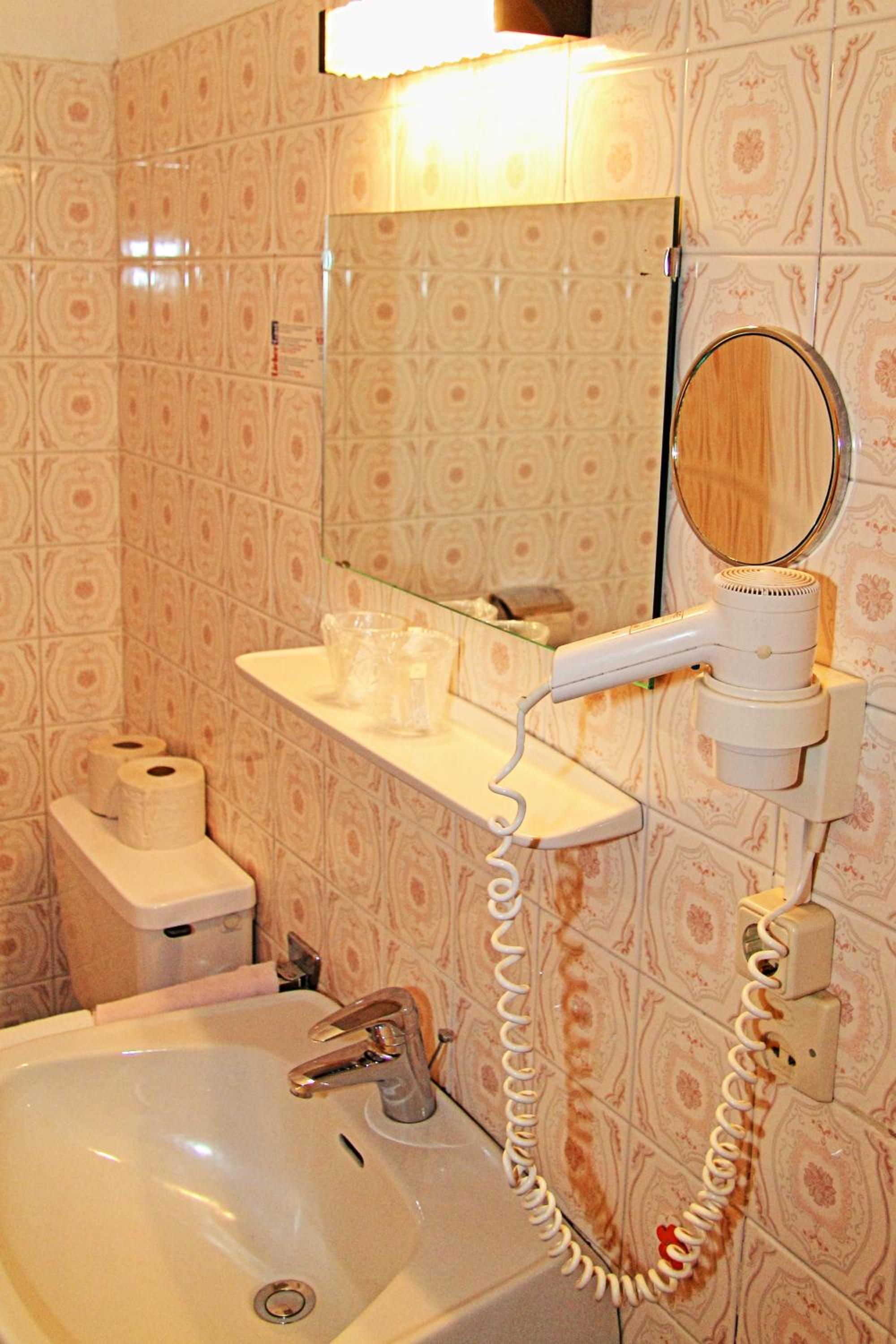 Double Room - Photo 3