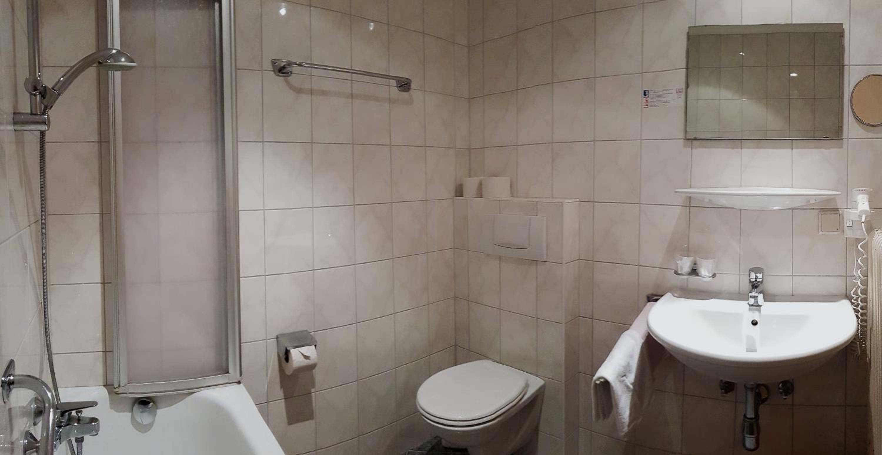 Double Room - Photo 6