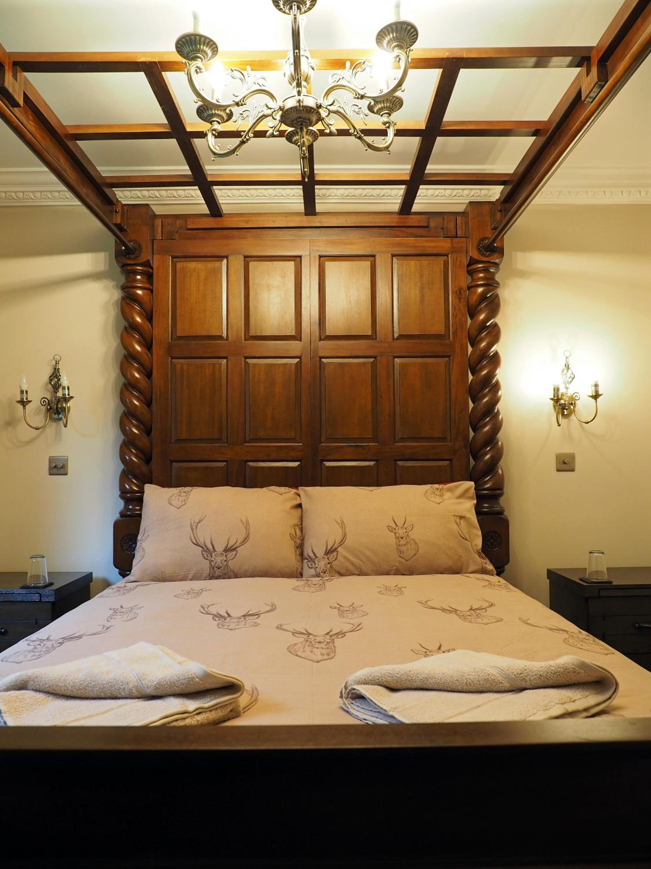 Deluxe King Room with Jacuzzi Bath - Photo 4