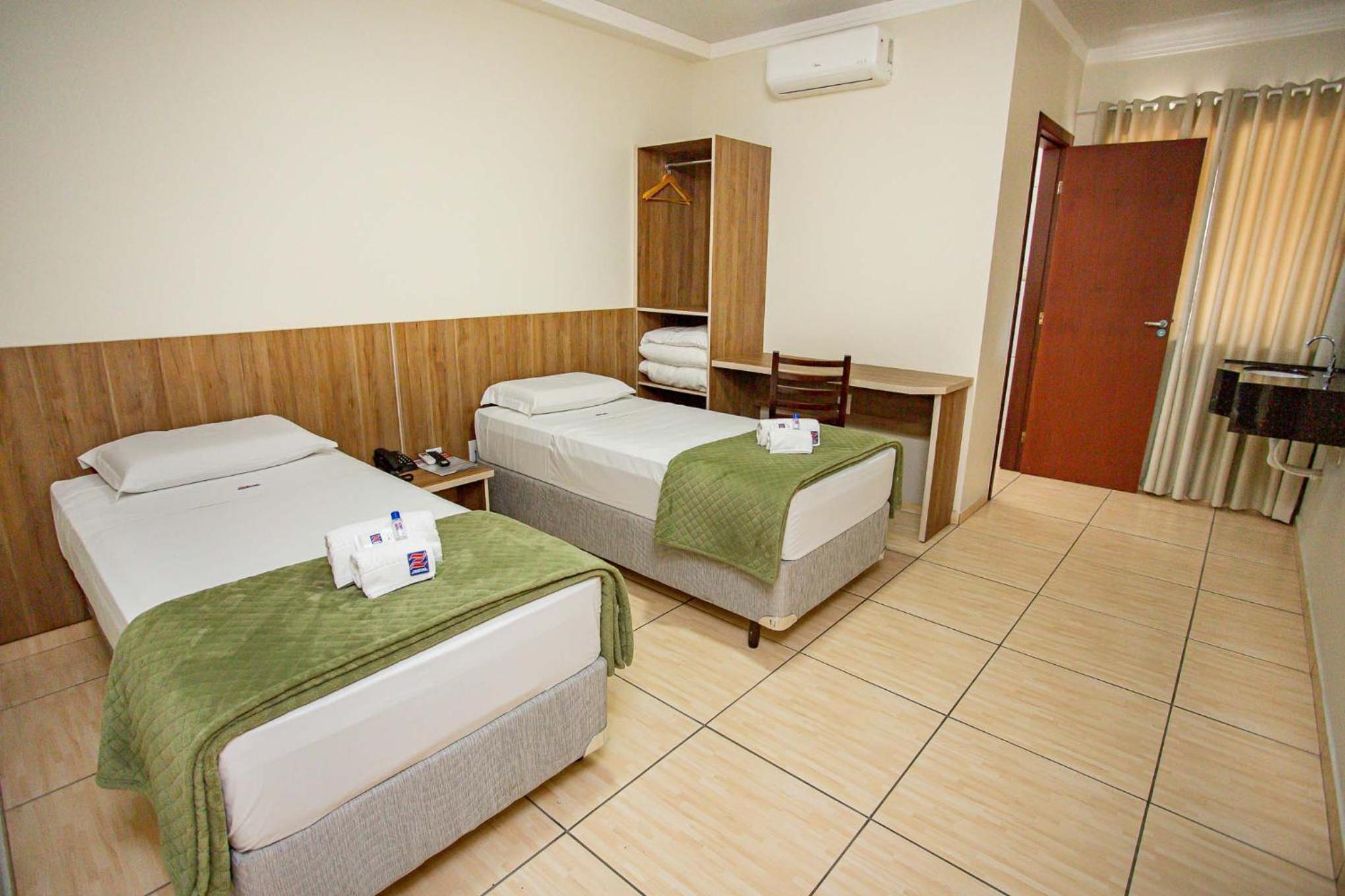 Large Twin Room photo 1