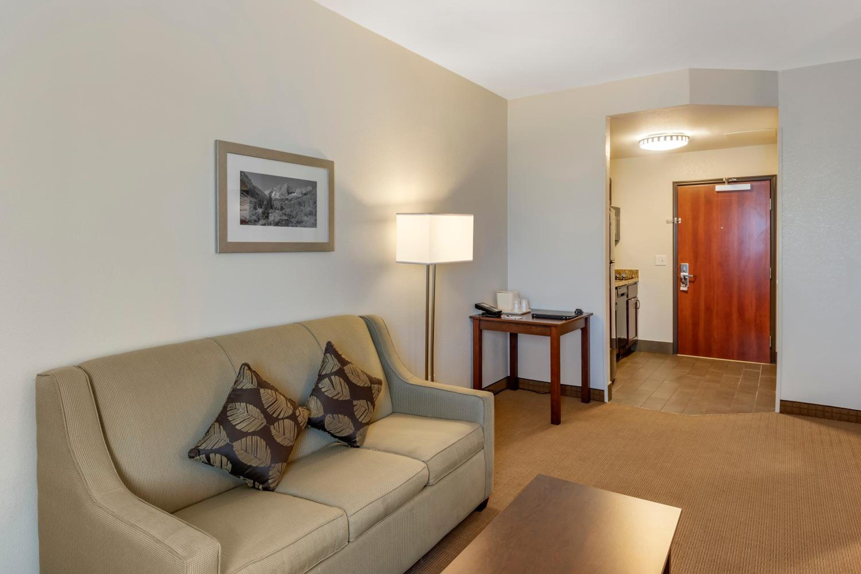 King Suite with Sofa Bed - Photo 5