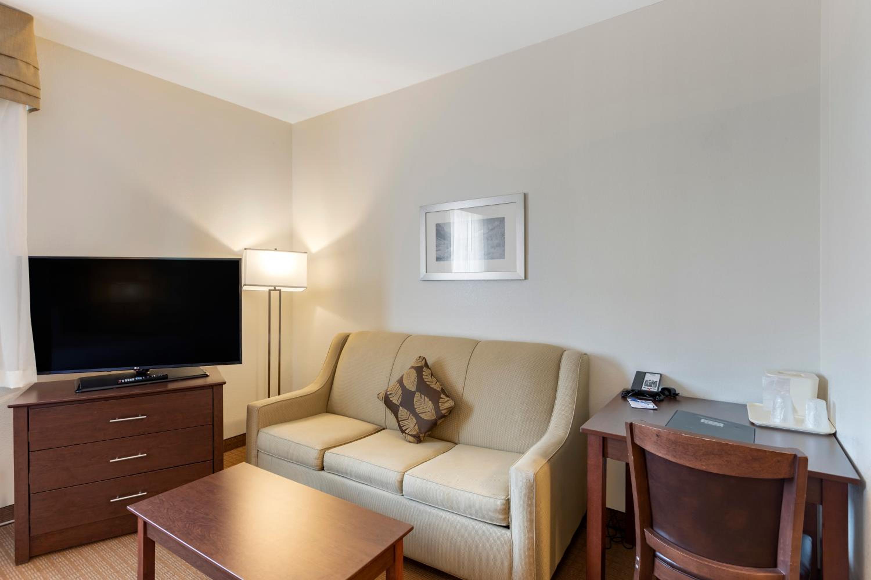 King Suite with Sofa Bed - Photo 9