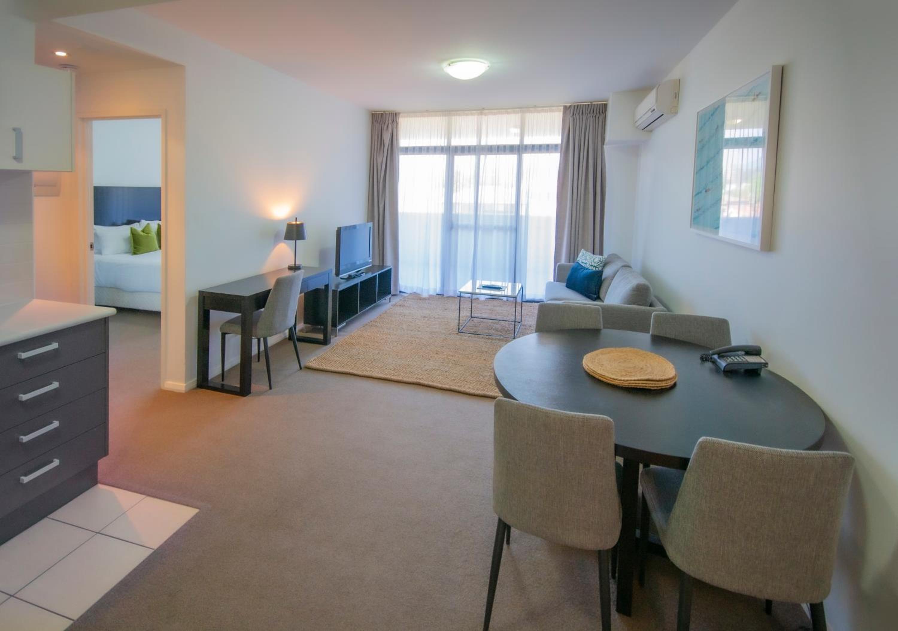 Superior One-Bedroom Apartment with Balcony thumbnail 5