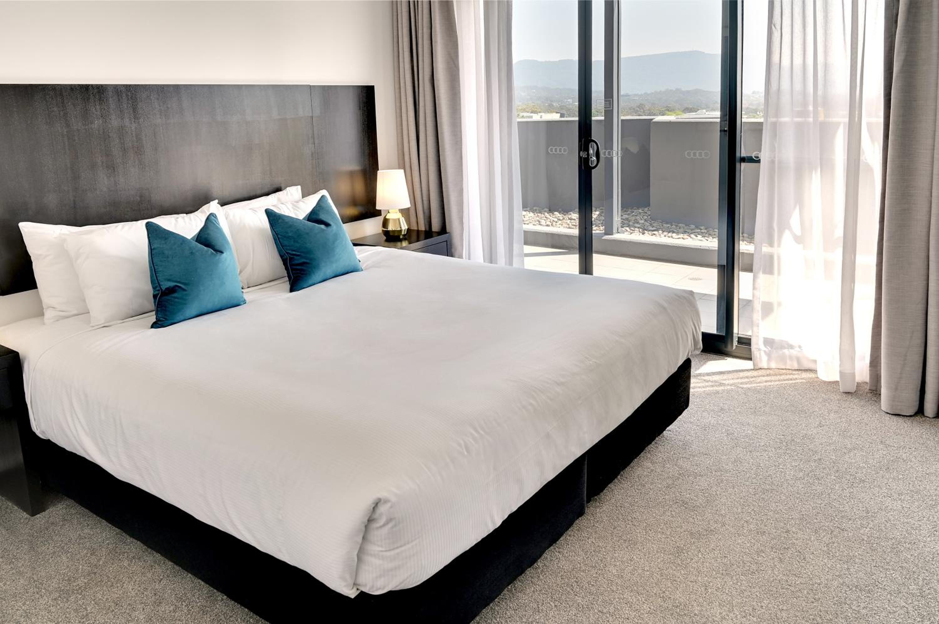 Deluxe One-Bedroom Apartment with Balcony
