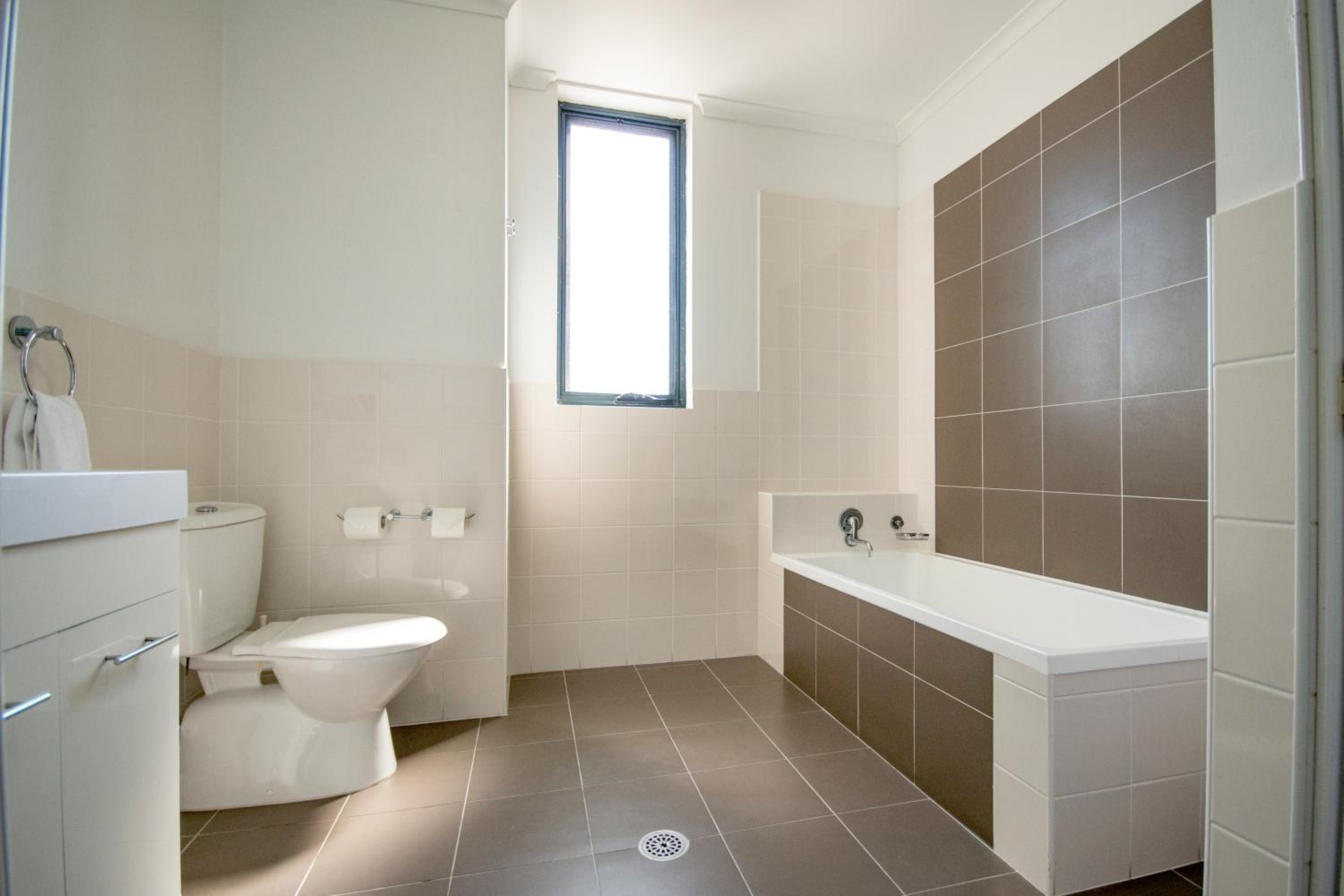 Deluxe One-Bedroom Apartment with Balcony