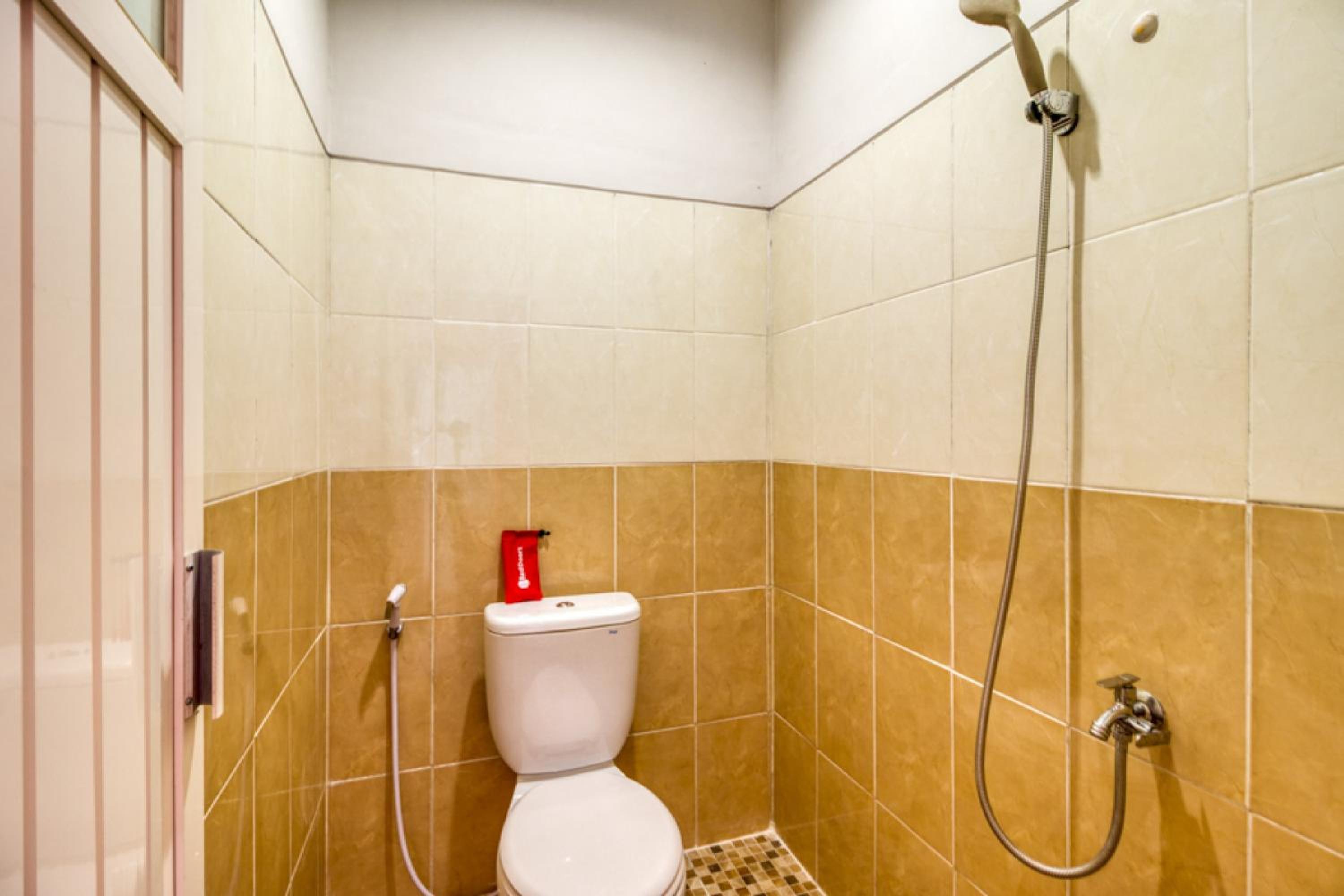 Double Room - Photo 6