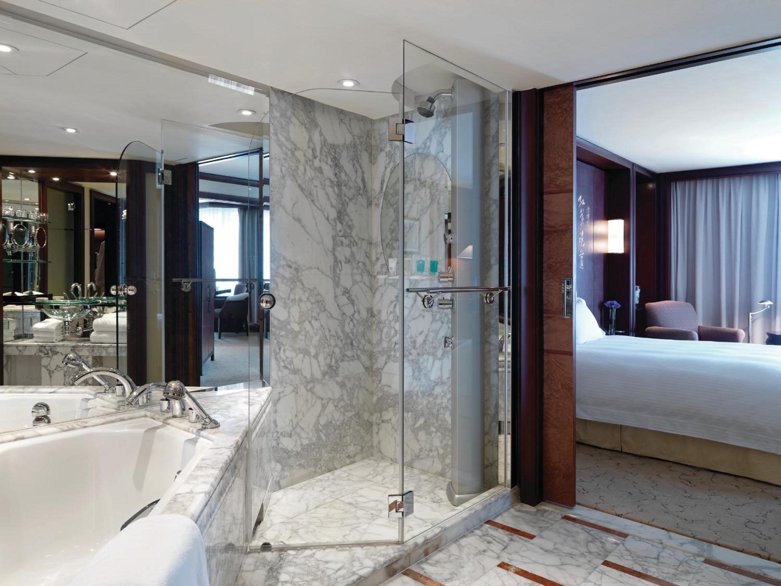 Grand King Suite