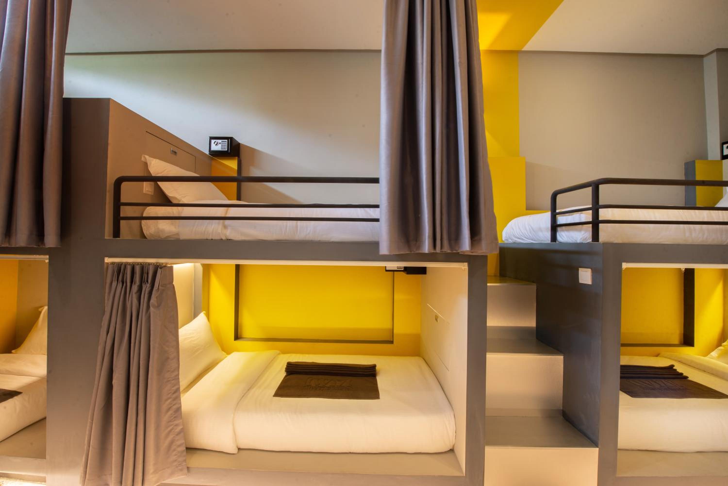 Bunk Bed in 8-Bed Mixed Dormitory Room photo 3