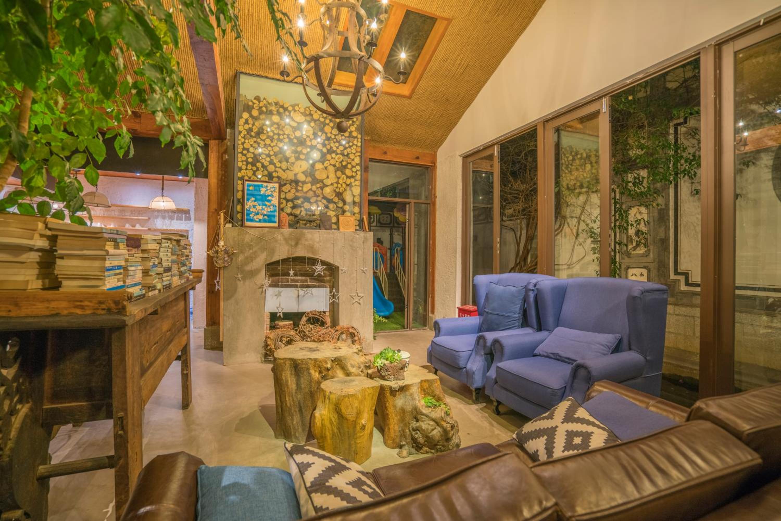 Villa with Garden View