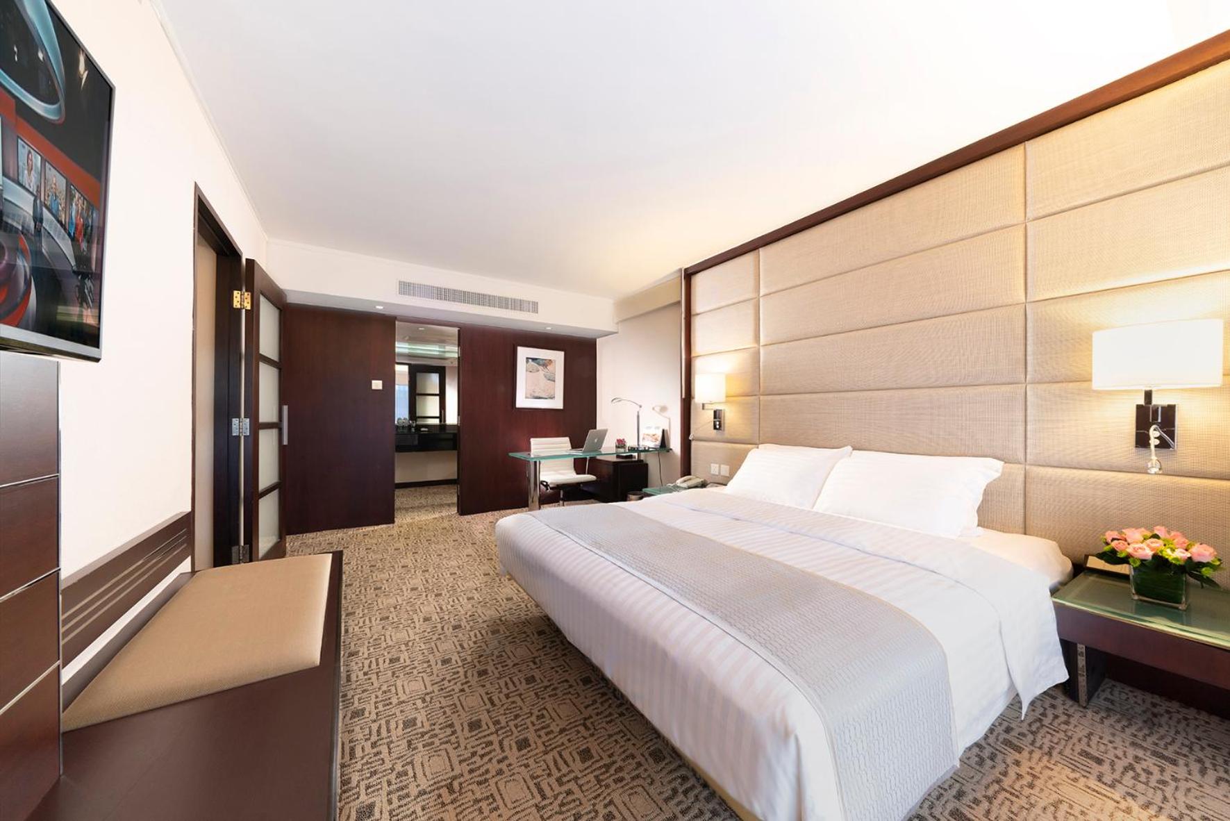 Executive Suite thumbnail 6