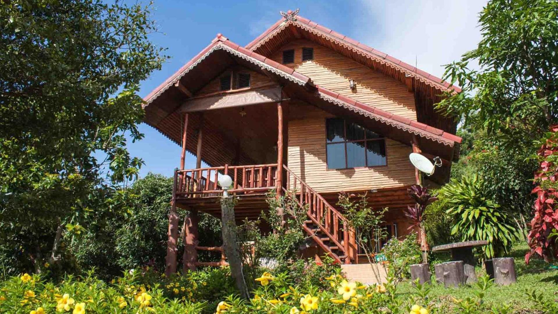 Standard Bungalow with Fan - Photo 9