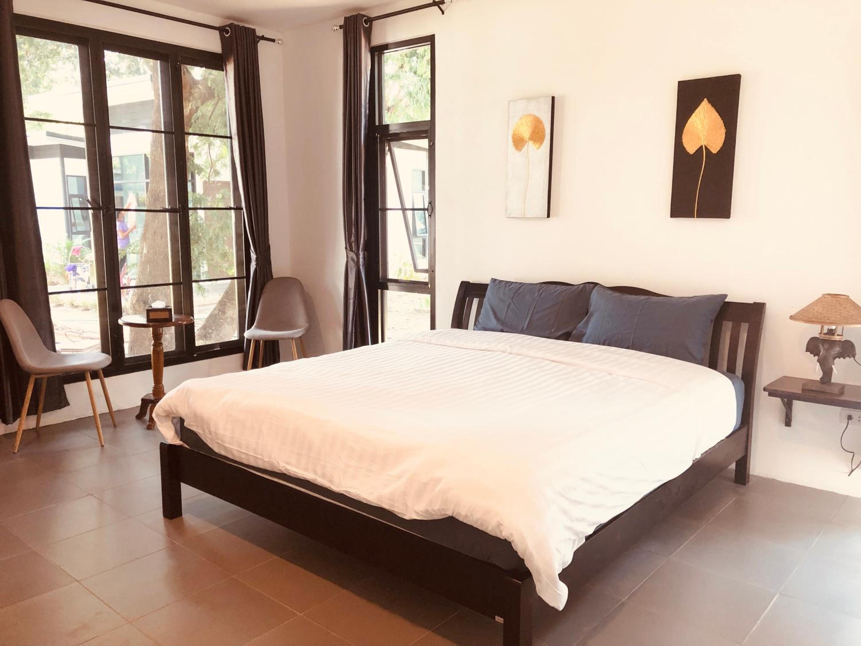 King Room with Pool View - Photo 1