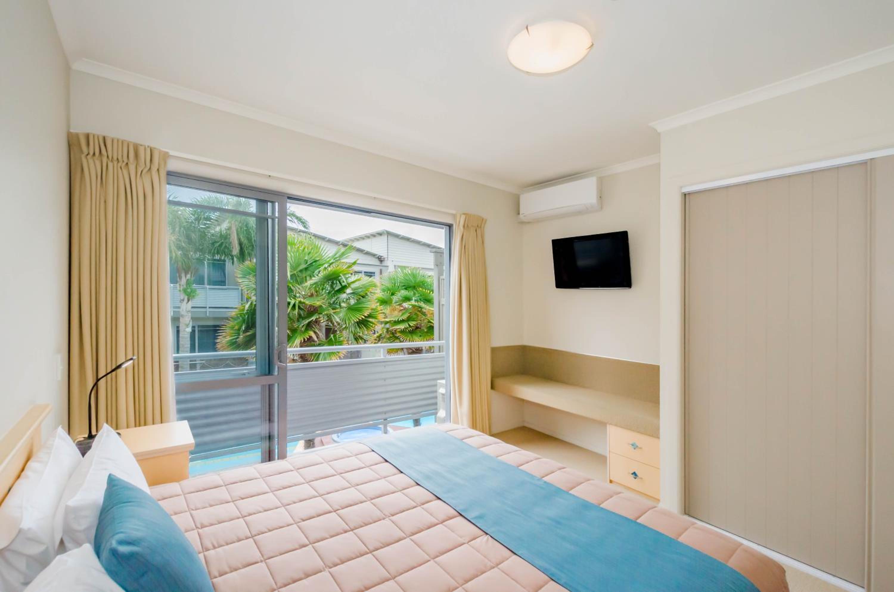 Two Bedroom Suite with Spa Bath photo 3